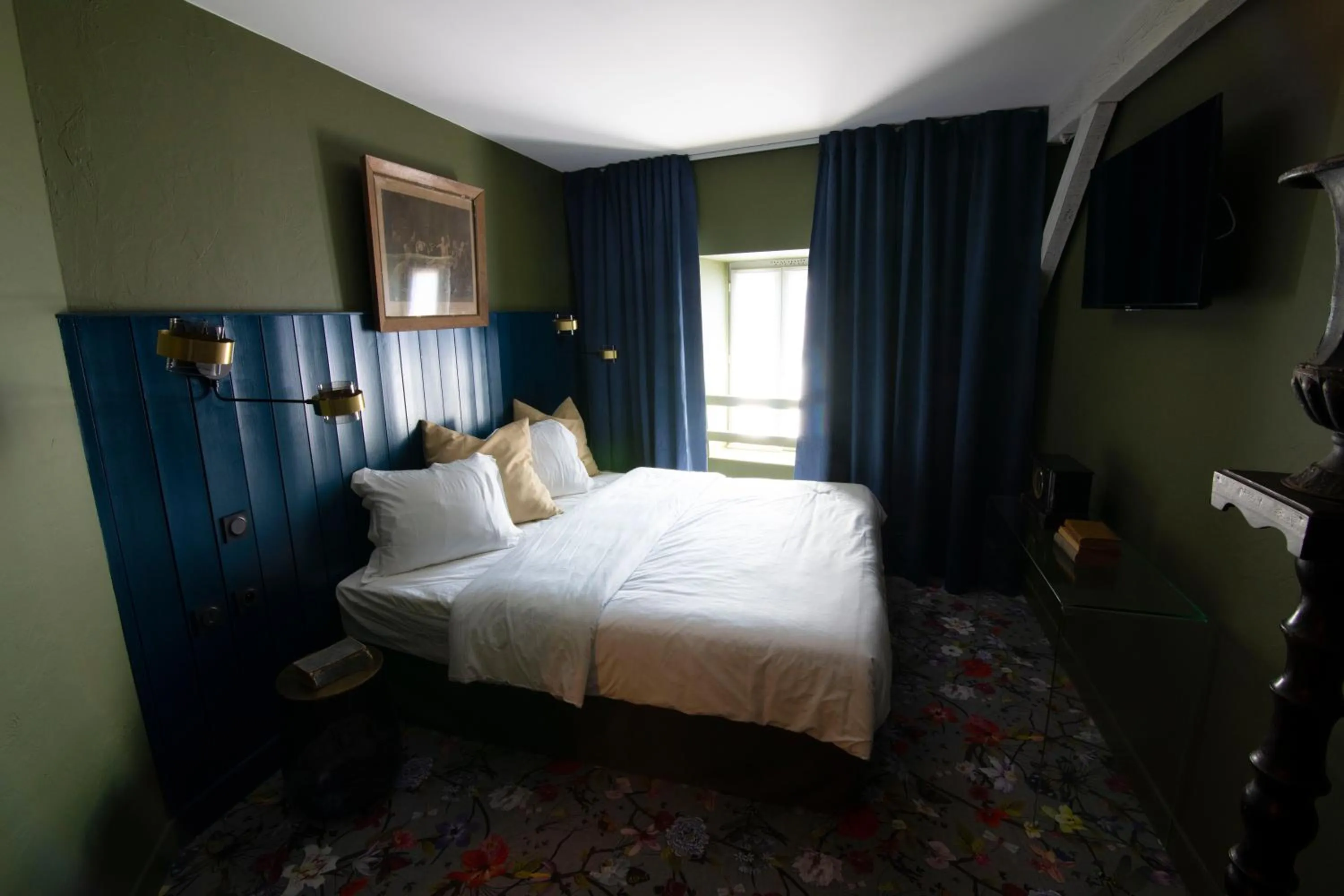 Evening entertainment, Bed in Naâd Hotel Sarlat Centre Ville