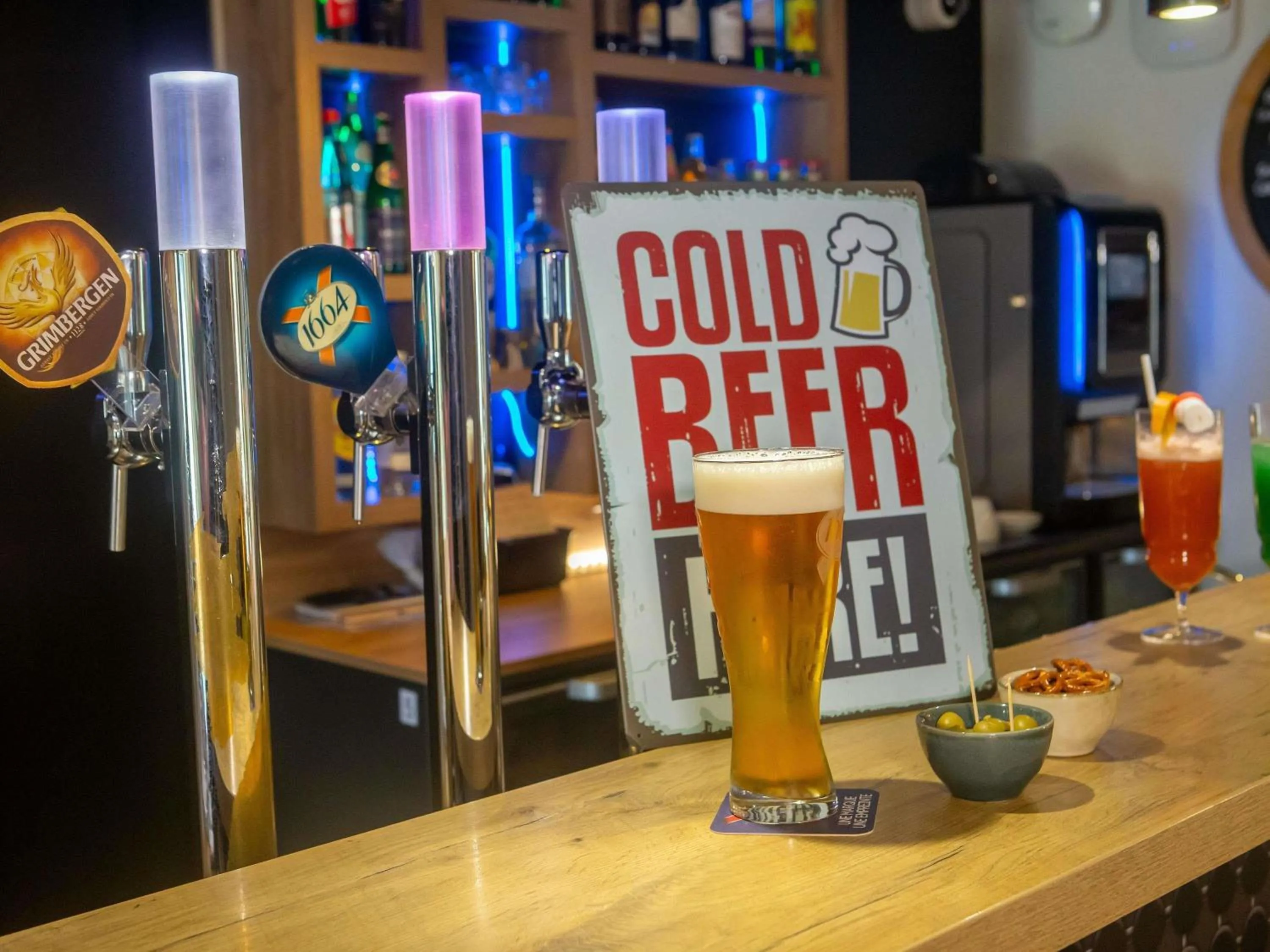 Lounge or bar in ibis Haguenau Strasbourg Nord