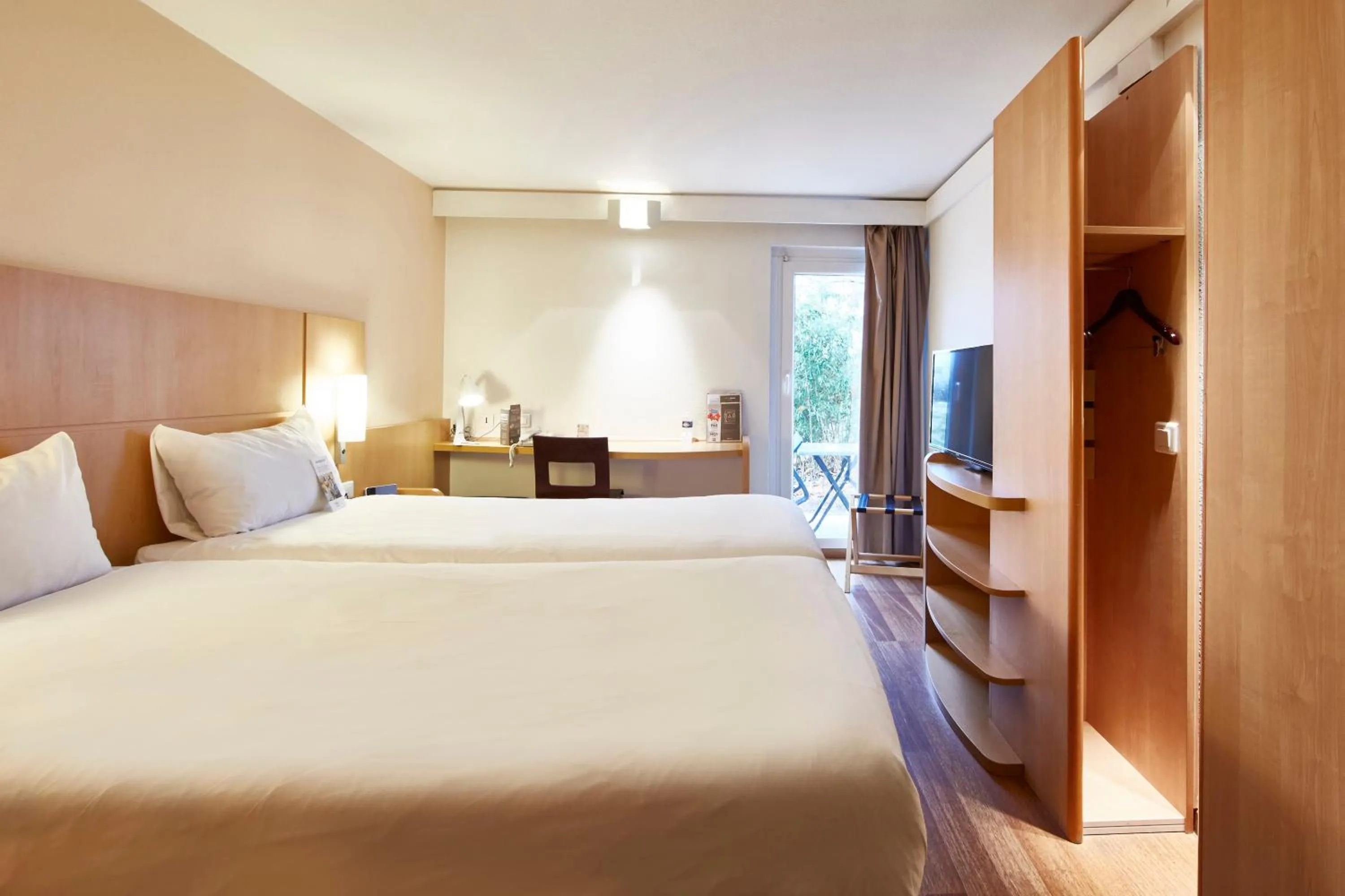 Bedroom, Bed in ibis Haguenau Strasbourg Nord