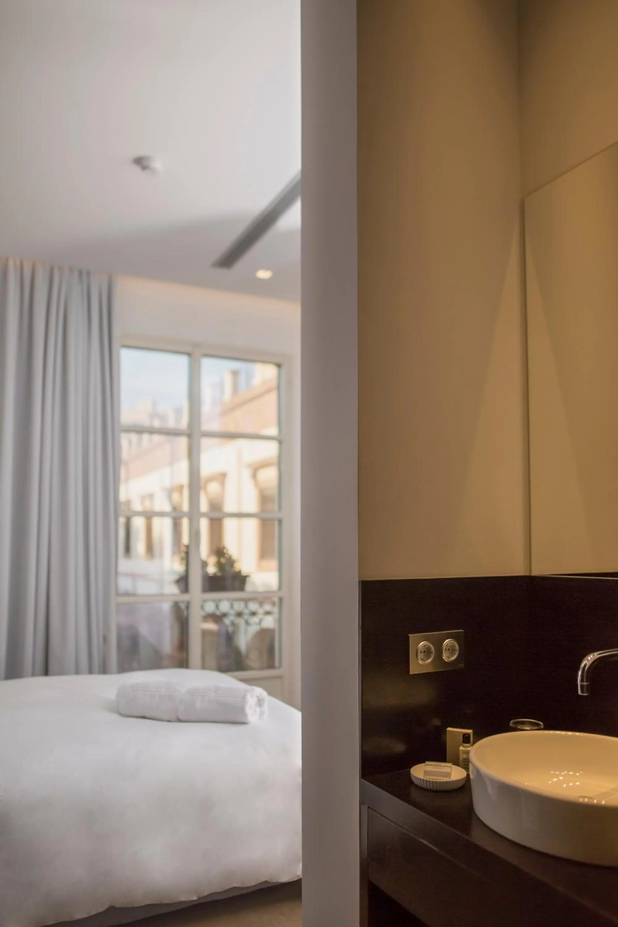 Toilet, Bed in Aire Hotel & Ancient Baths