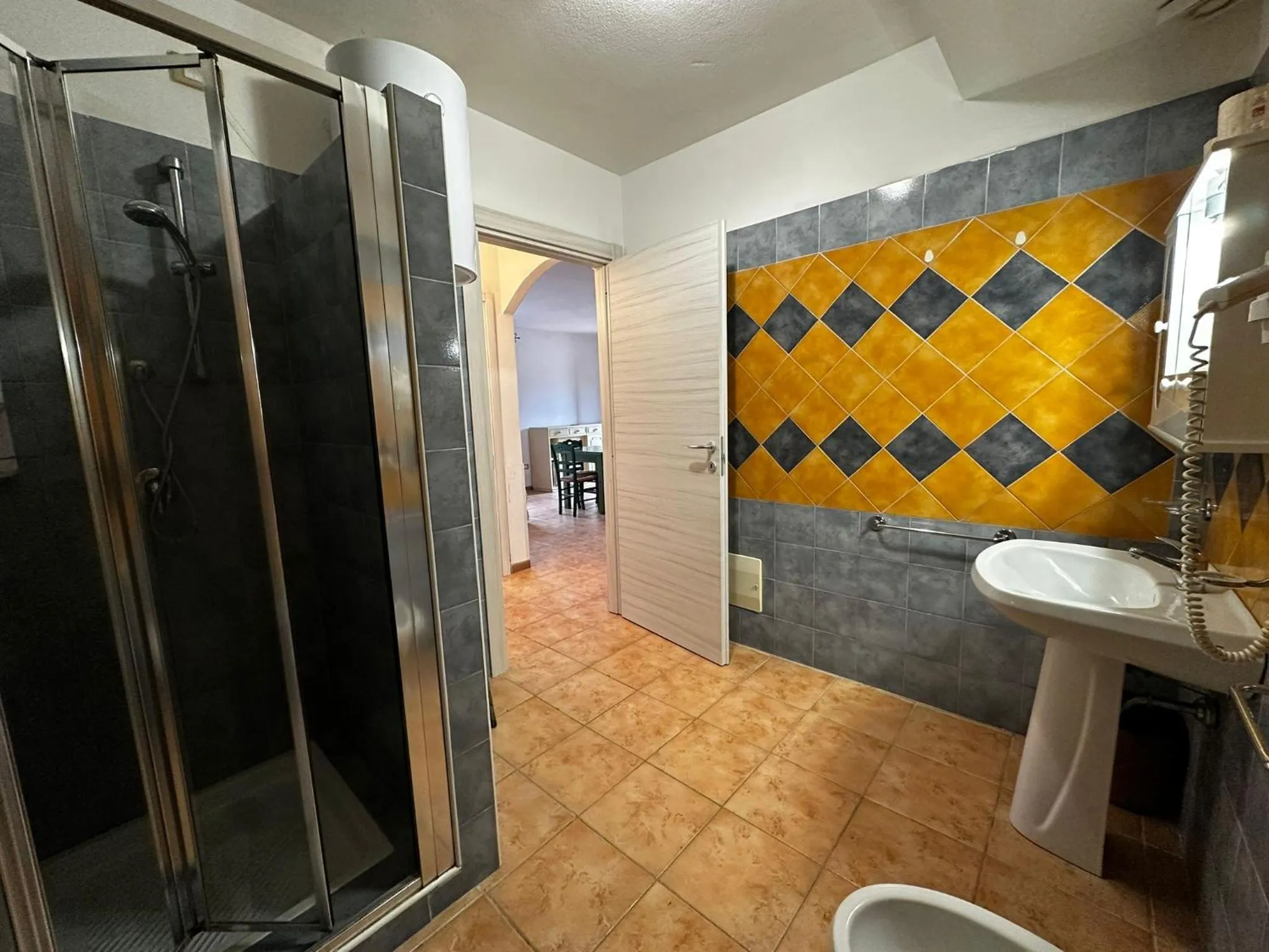 Shower in Hotel Montiruju