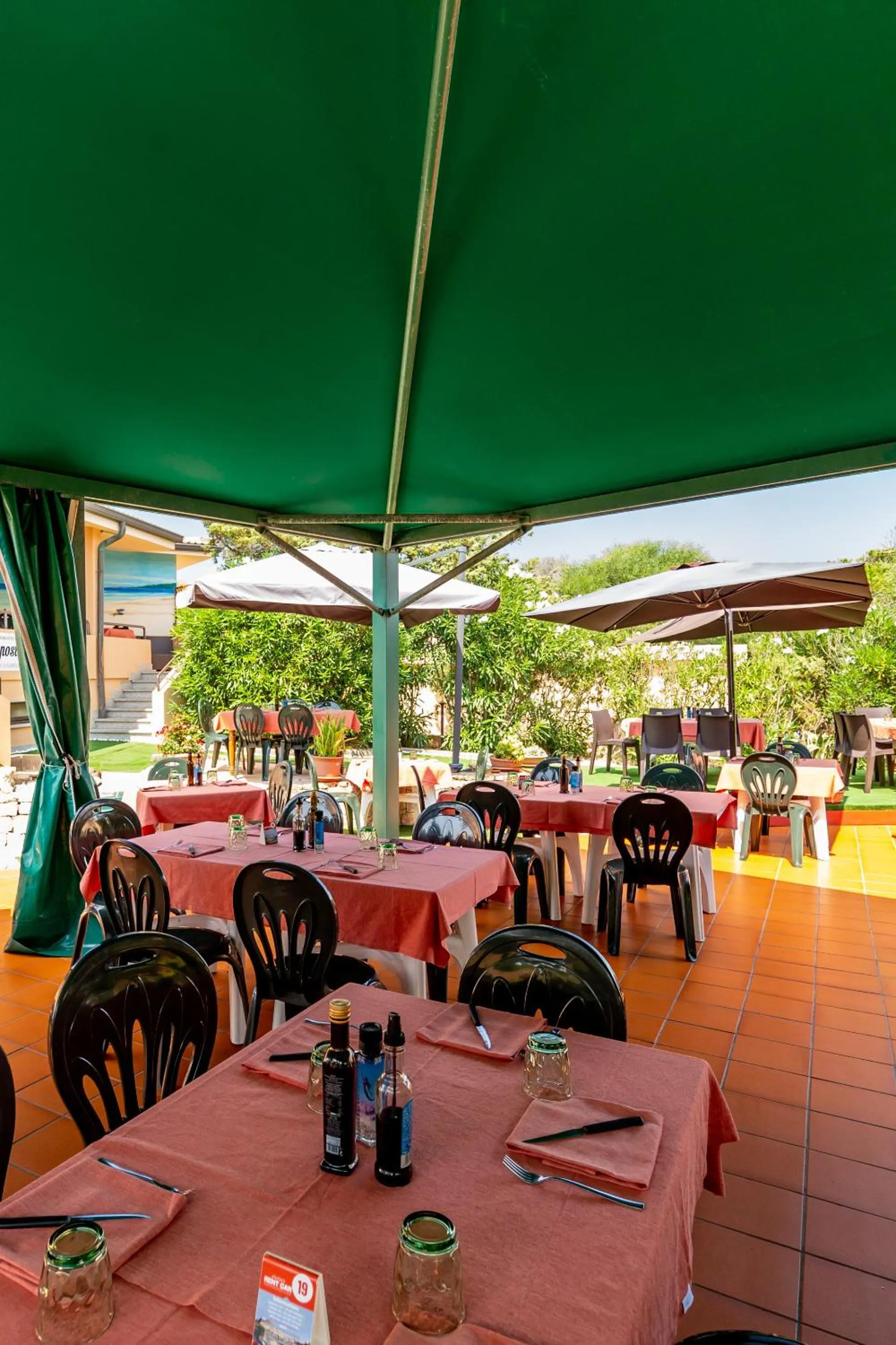 Restaurant/places to eat in Club Hotel Residence Baiaverde