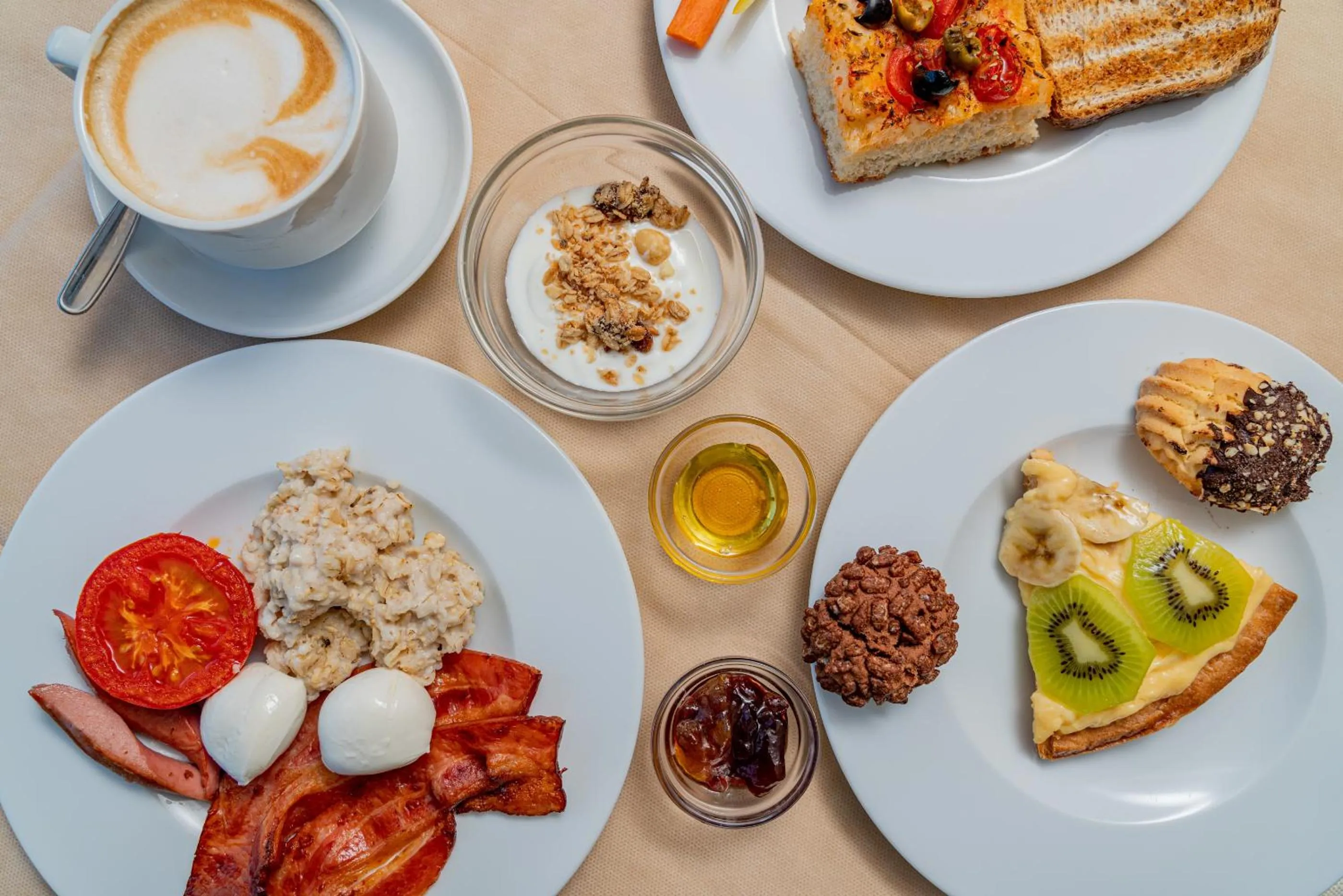 Breakfast in Club Hotel Residence Baiaverde