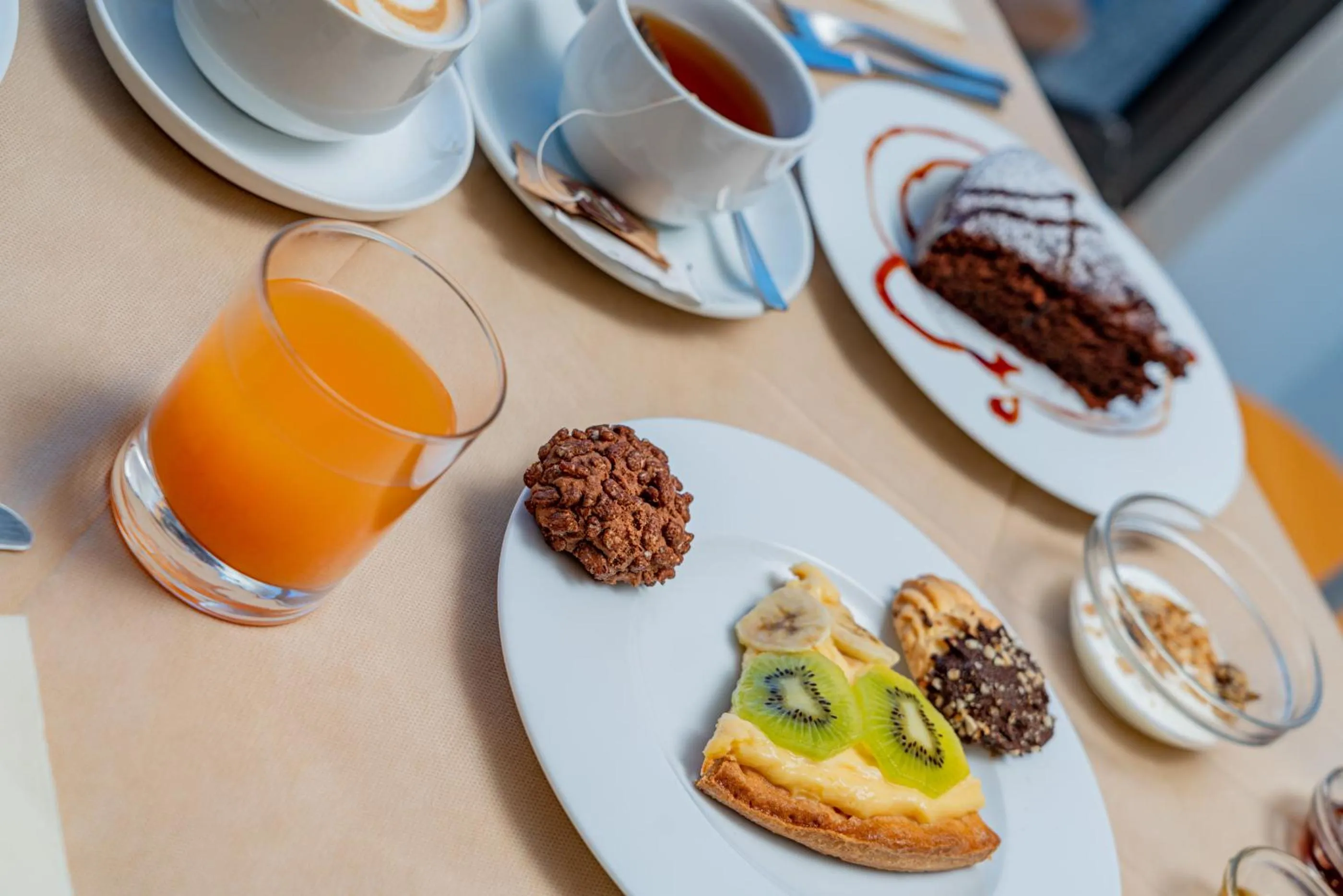 Breakfast in Club Hotel Residence Baiaverde