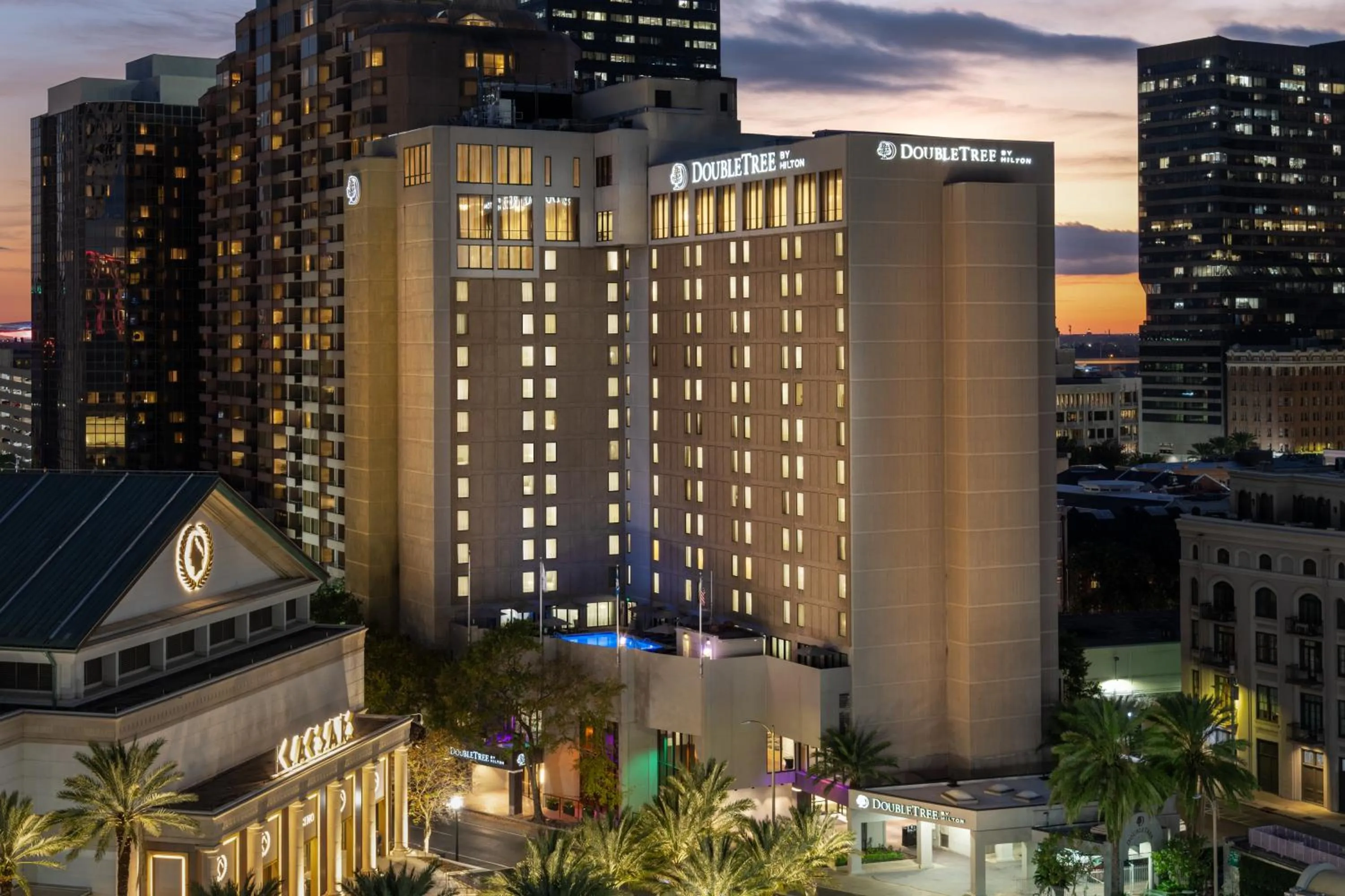 Property building in DoubleTree by Hilton New Orleans