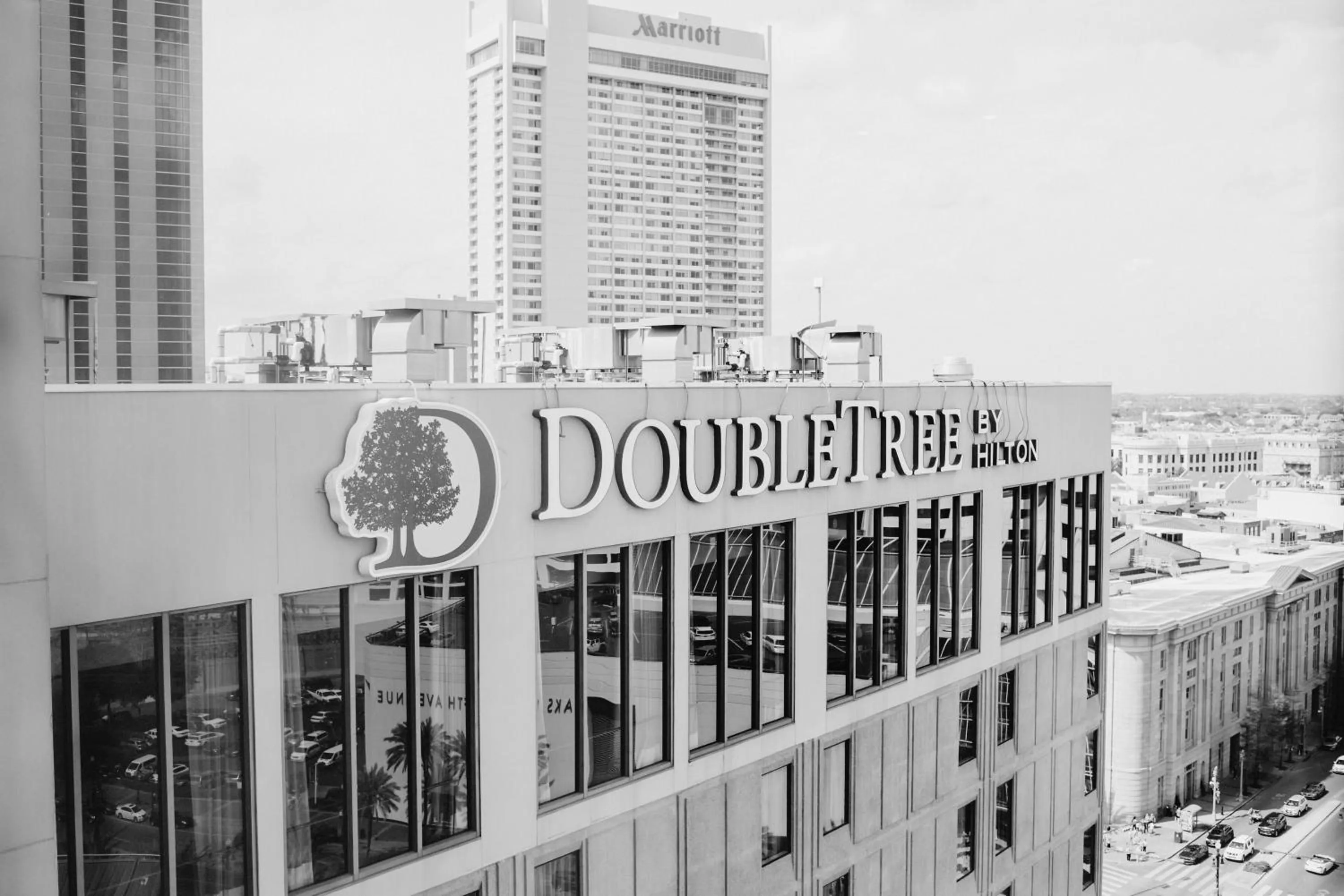 Property building in DoubleTree by Hilton New Orleans