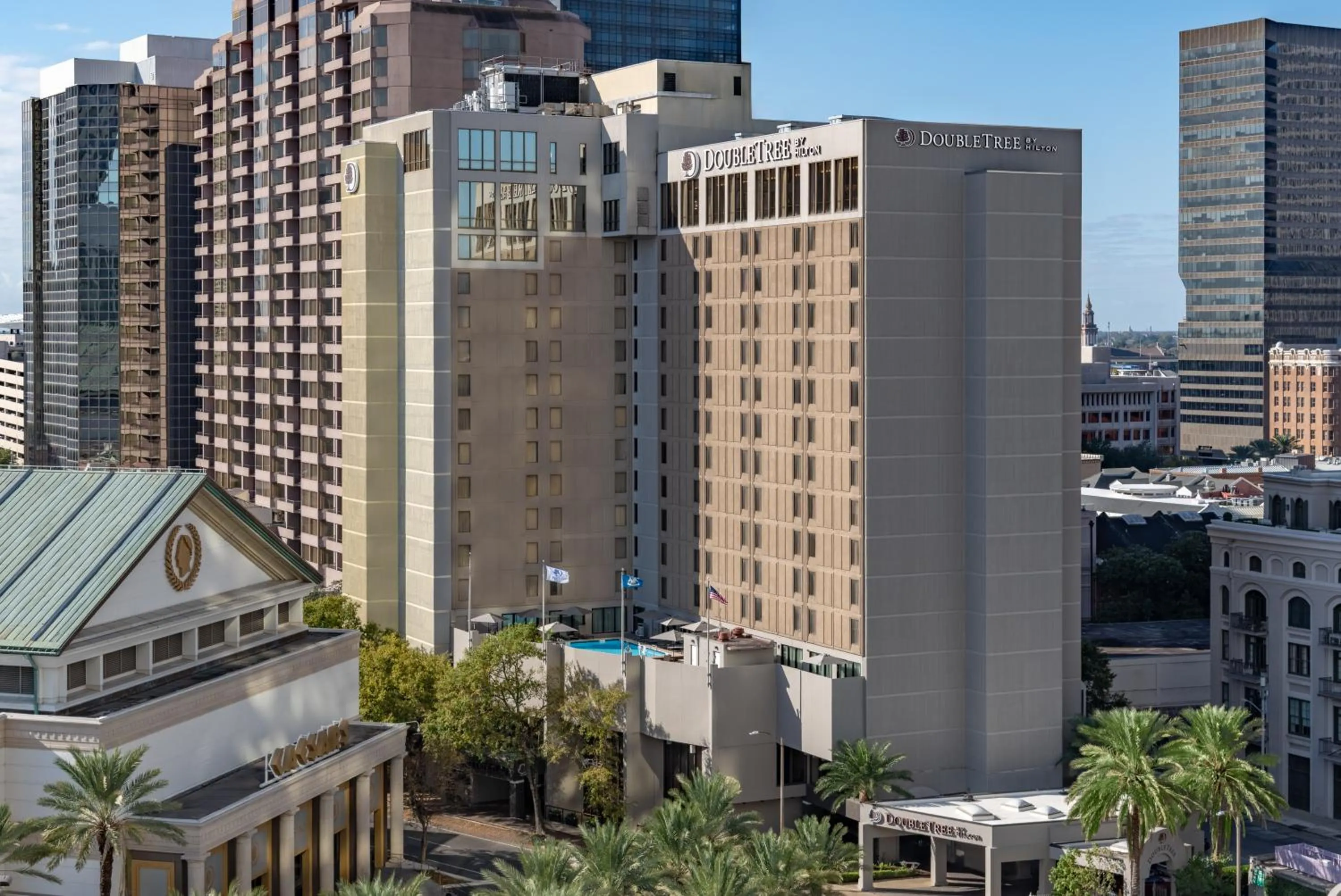 Property building in DoubleTree by Hilton New Orleans