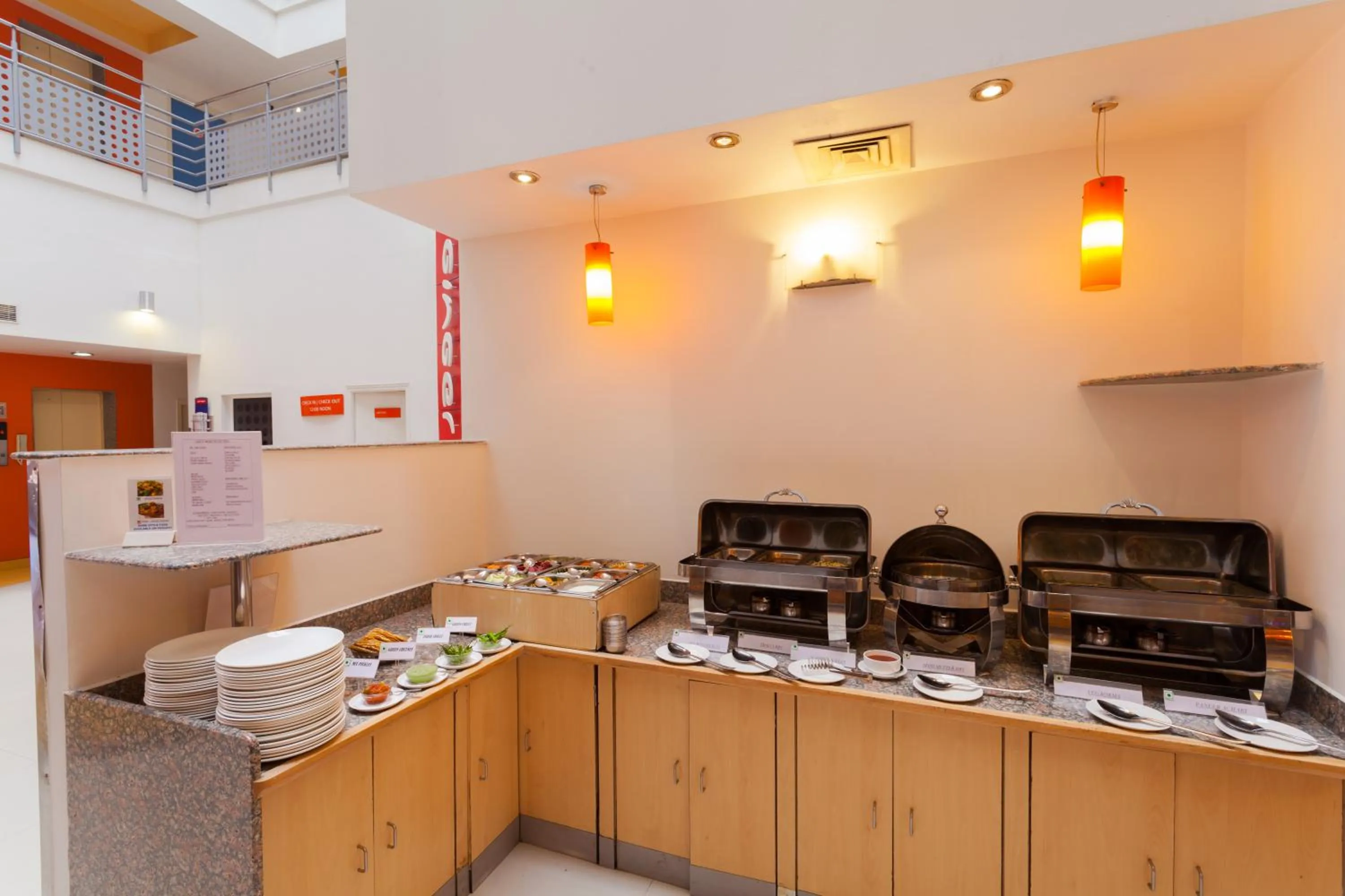 Food and drinks in Ginger Vadodara