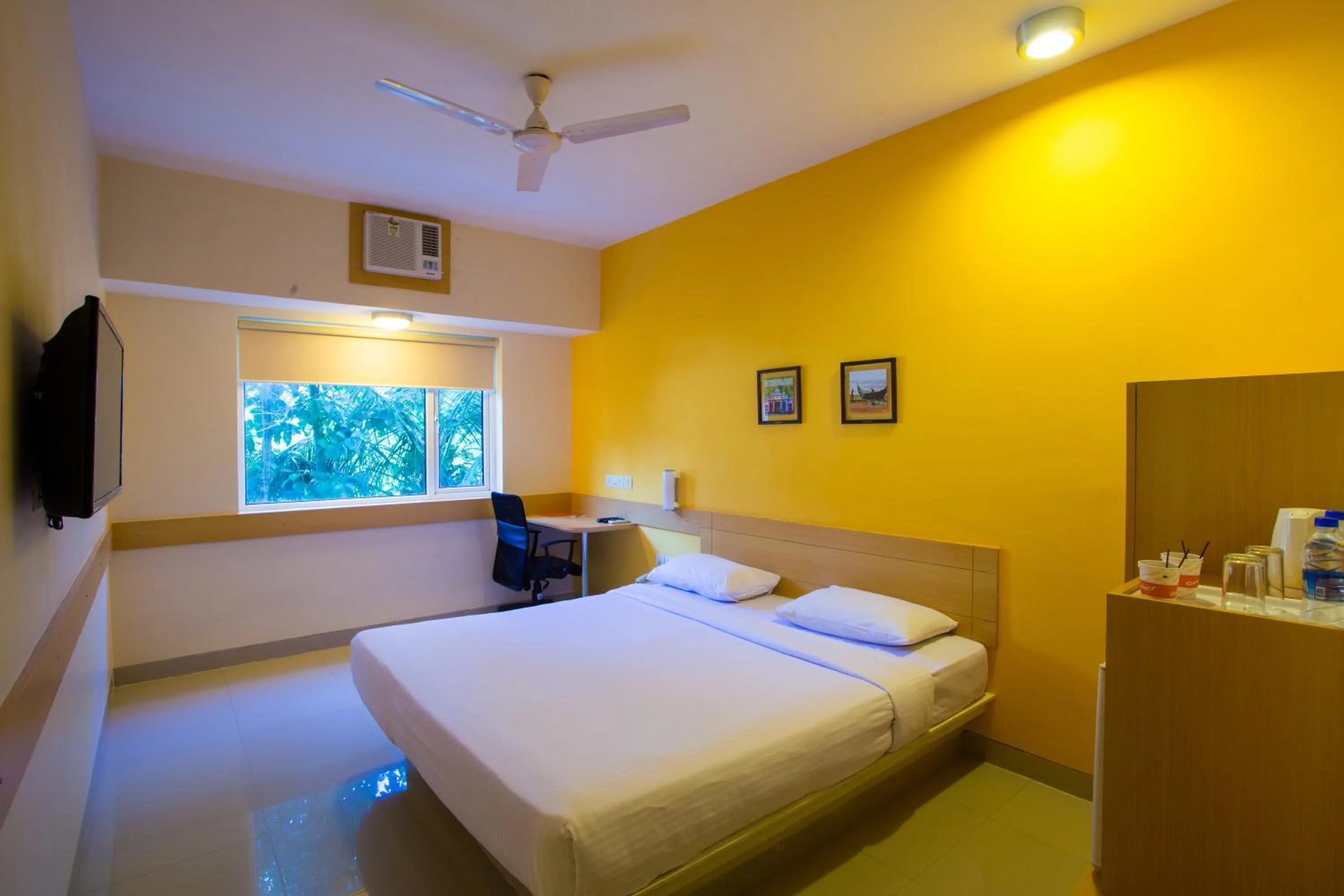 Photo of the whole room, Bed in Ginger Mysore