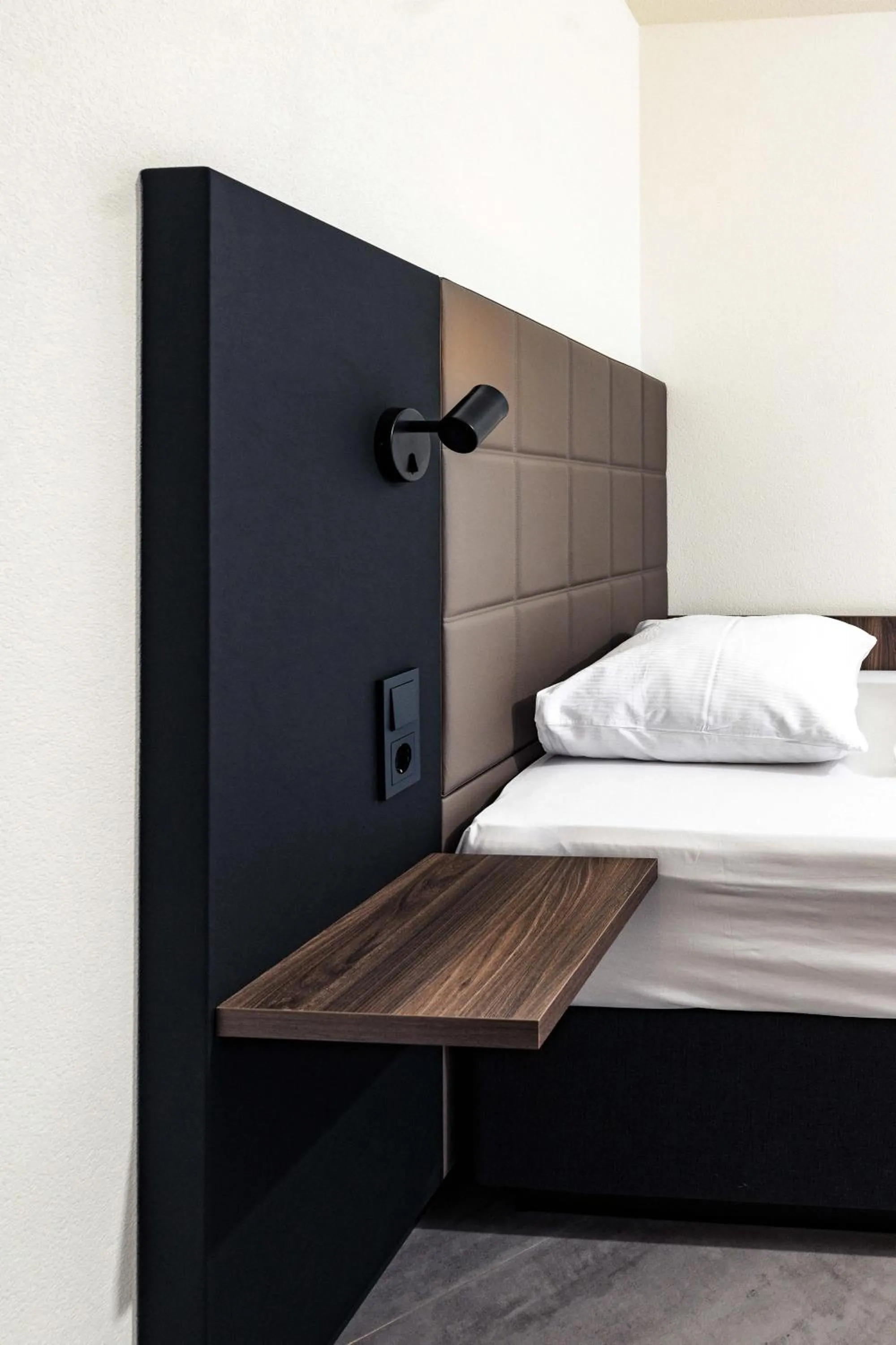 Photo of the whole room, Bed in Sombea Donaueschingen