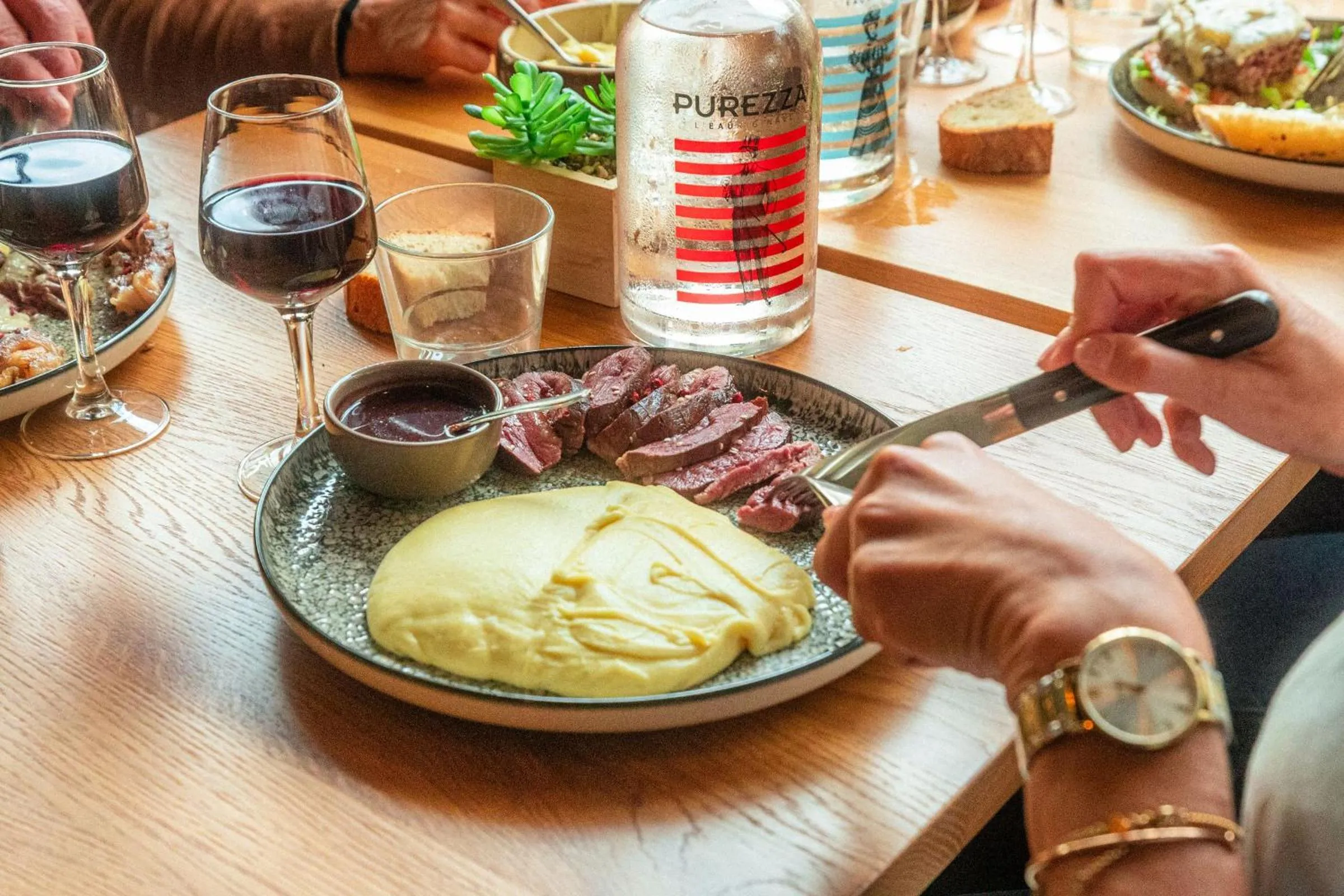 Restaurant/places to eat in Logis Hôtel Restaurant de France