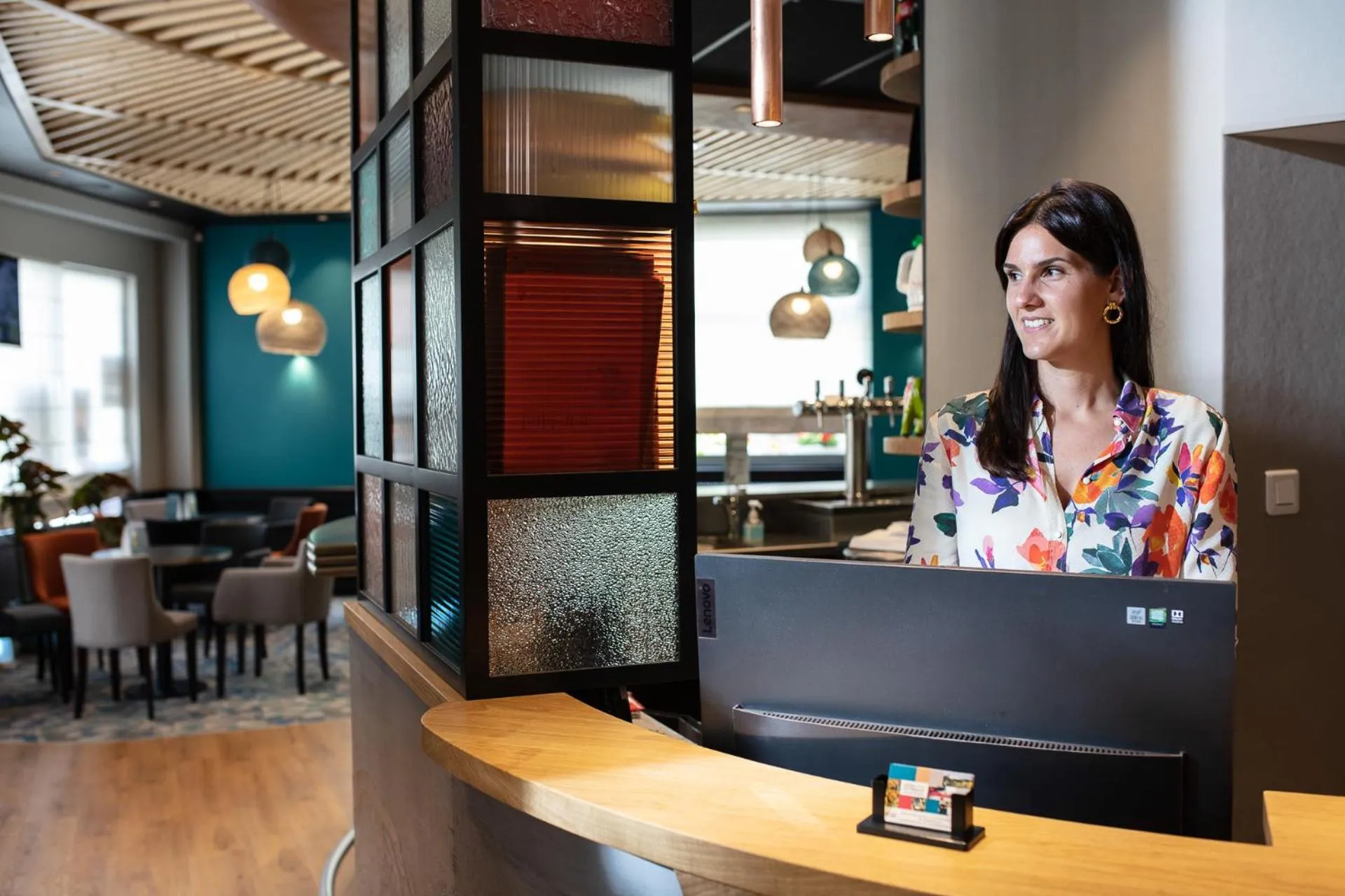 Lobby or reception in Logis Hôtel Restaurant de France