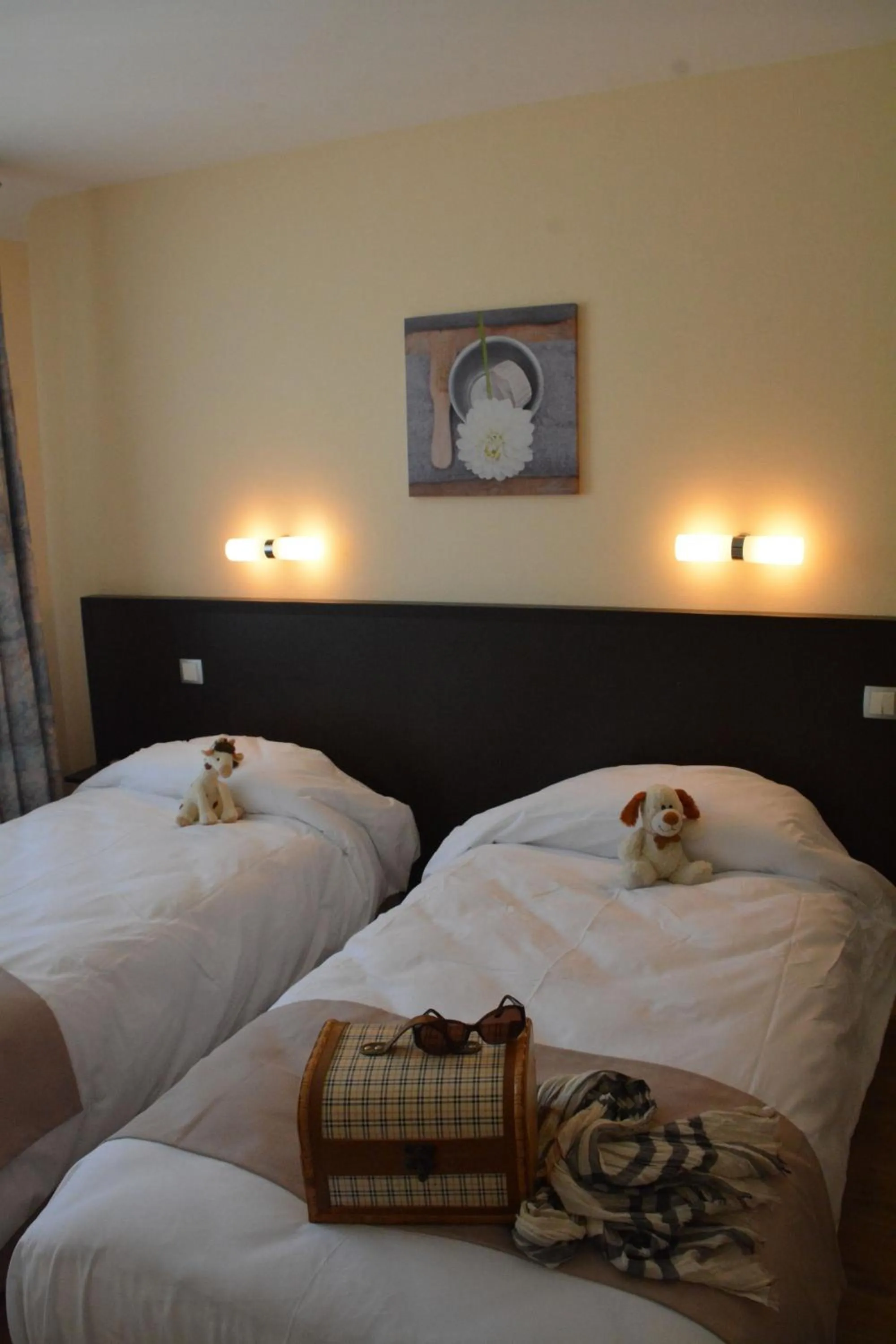 Photo of the whole room, Bed in Logis Hôtel Restaurant de France