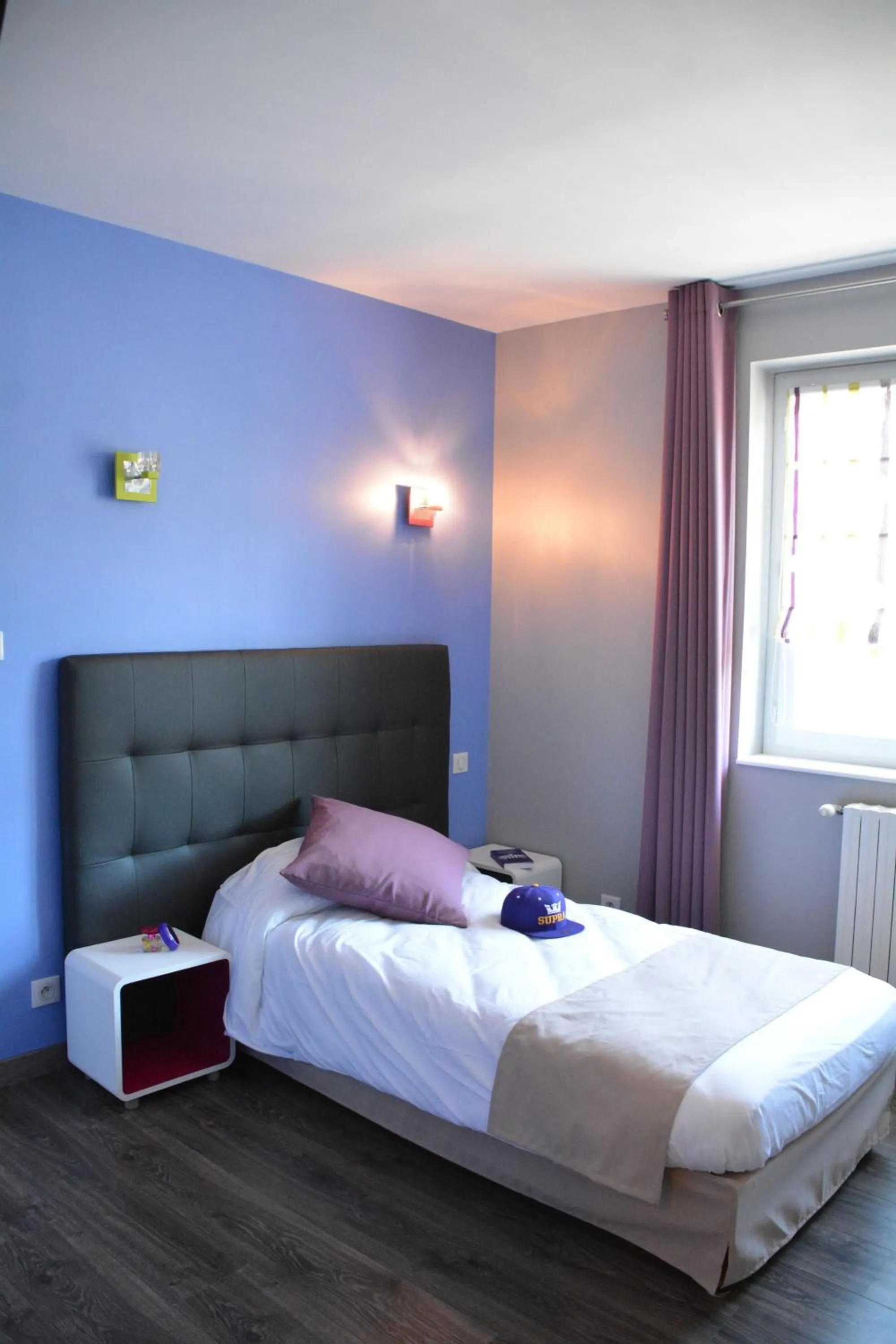 Photo of the whole room, Bed in Logis Hôtel Restaurant de France