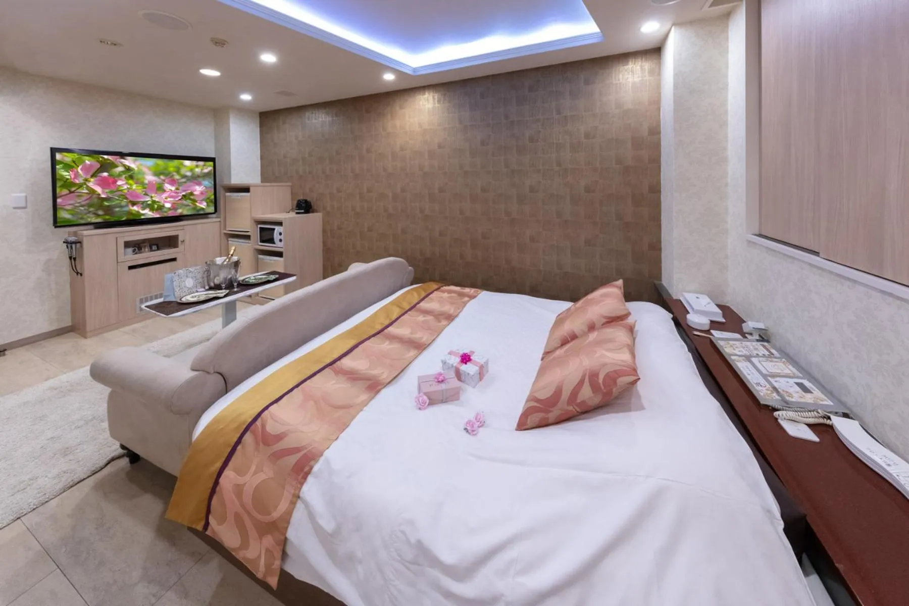 Photo of the whole room, Bed in Hotel ＧEM - Adult Only