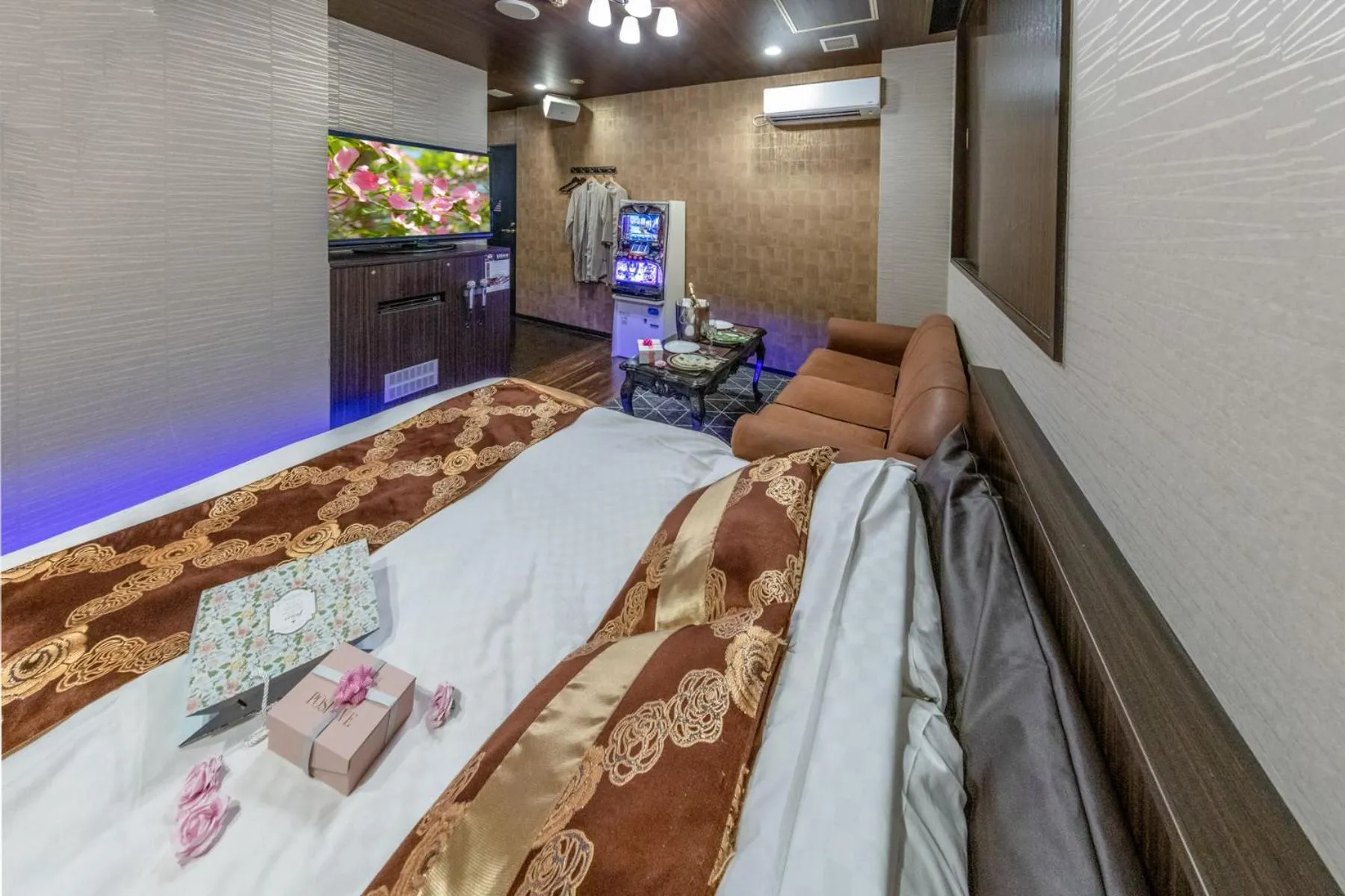 Photo of the whole room, Bed in Hotel ＧEM - Adult Only