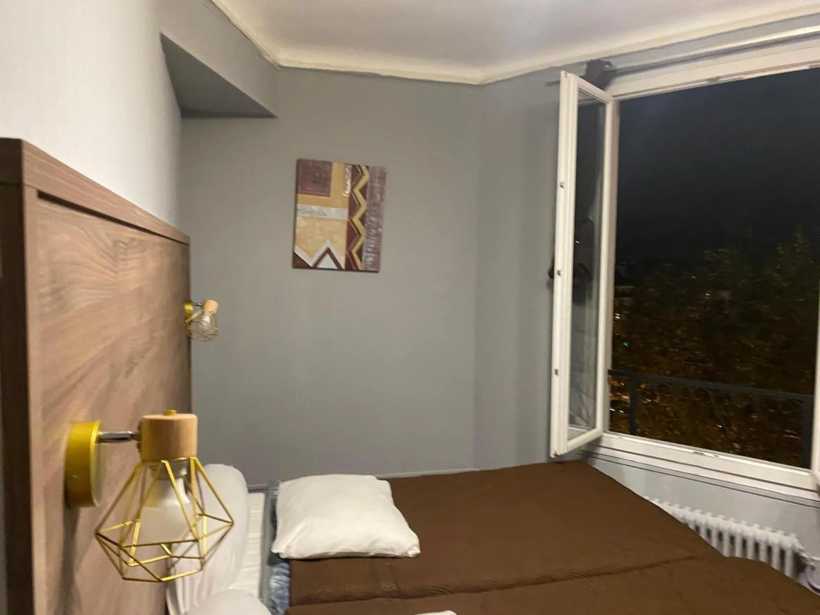 Bed in Grand Hôtel De L'Europe