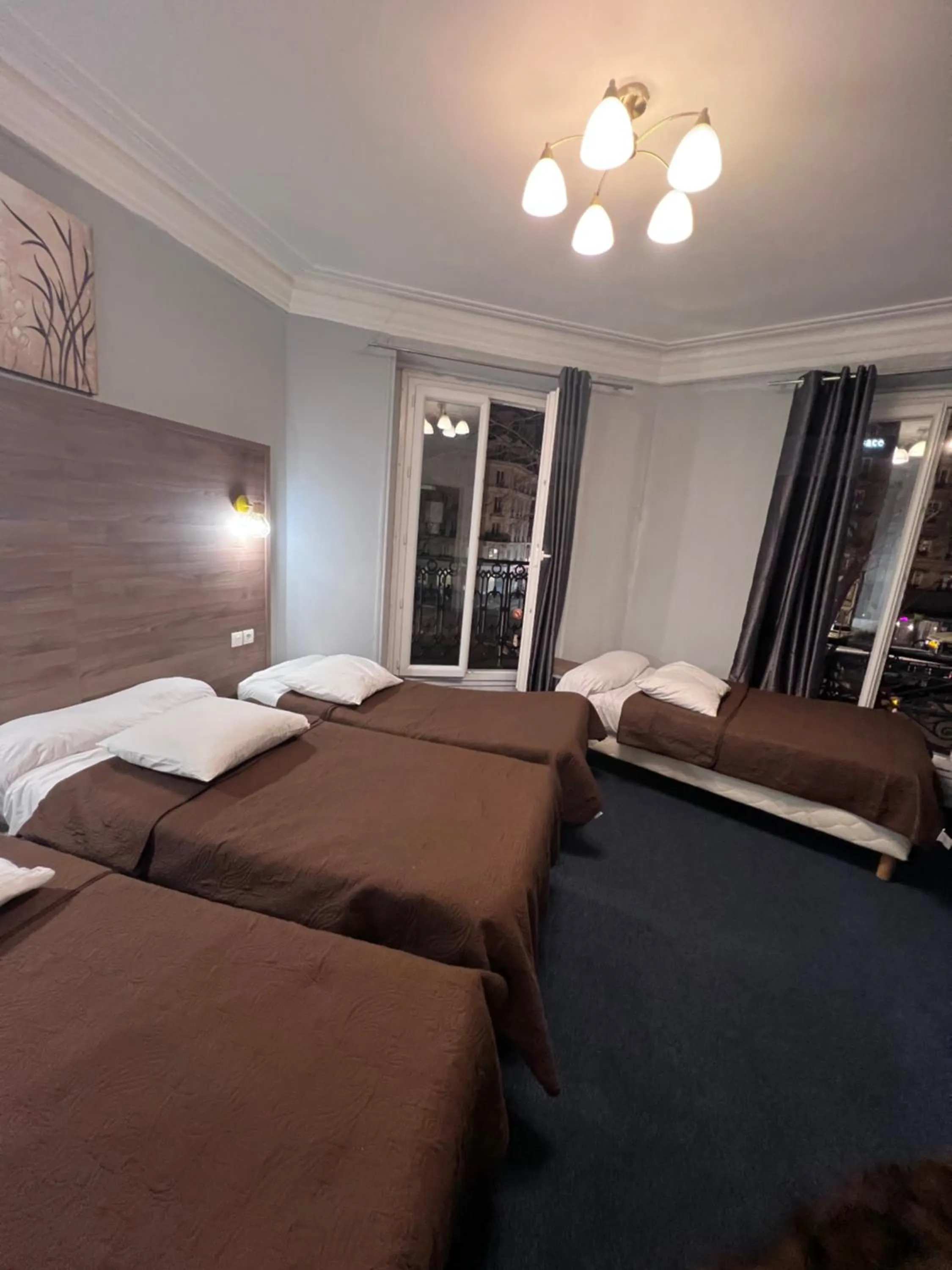 furniture, Bed in Grand Hôtel De L'Europe