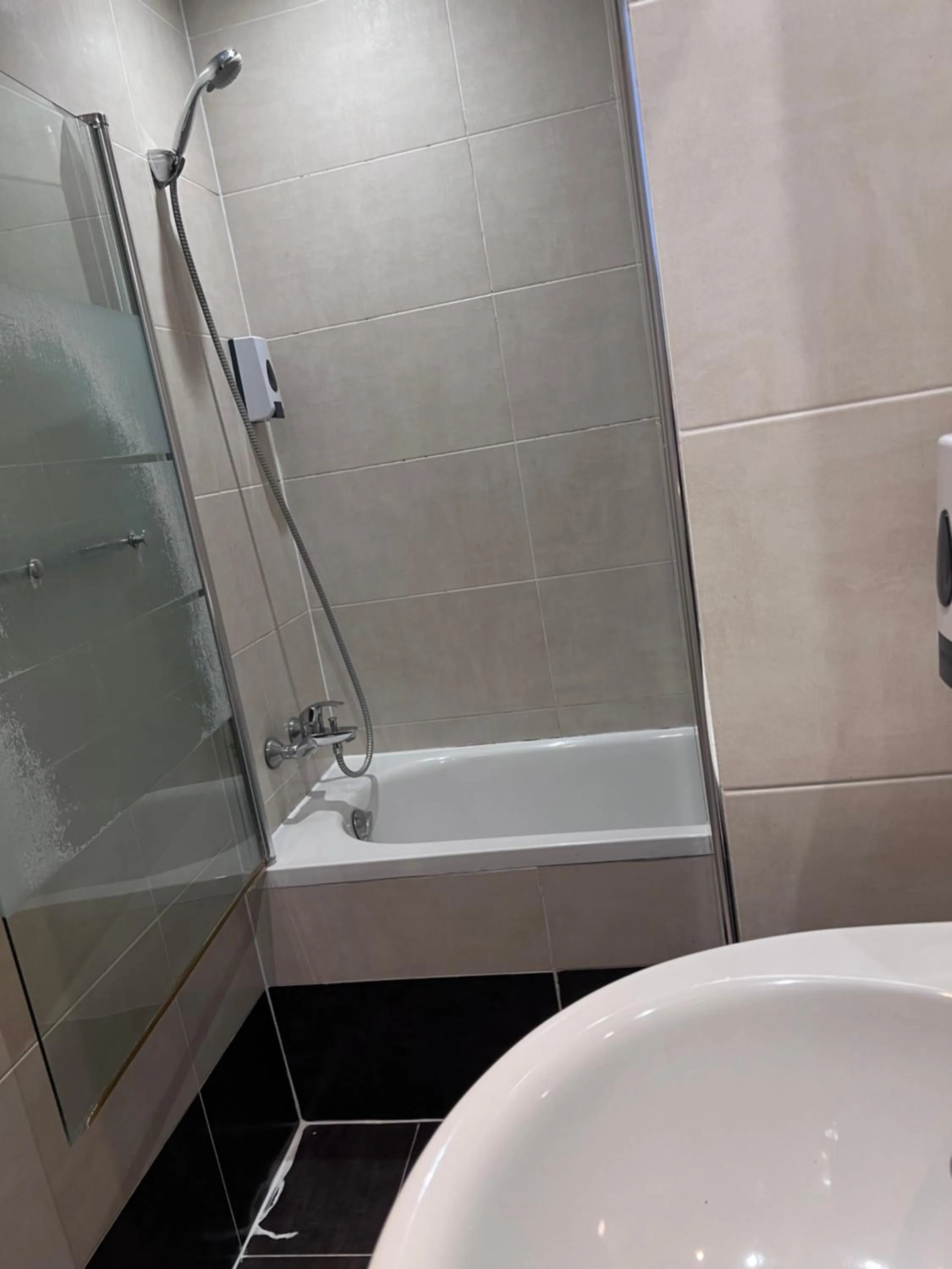 Bathroom in Grand Hôtel De L'Europe