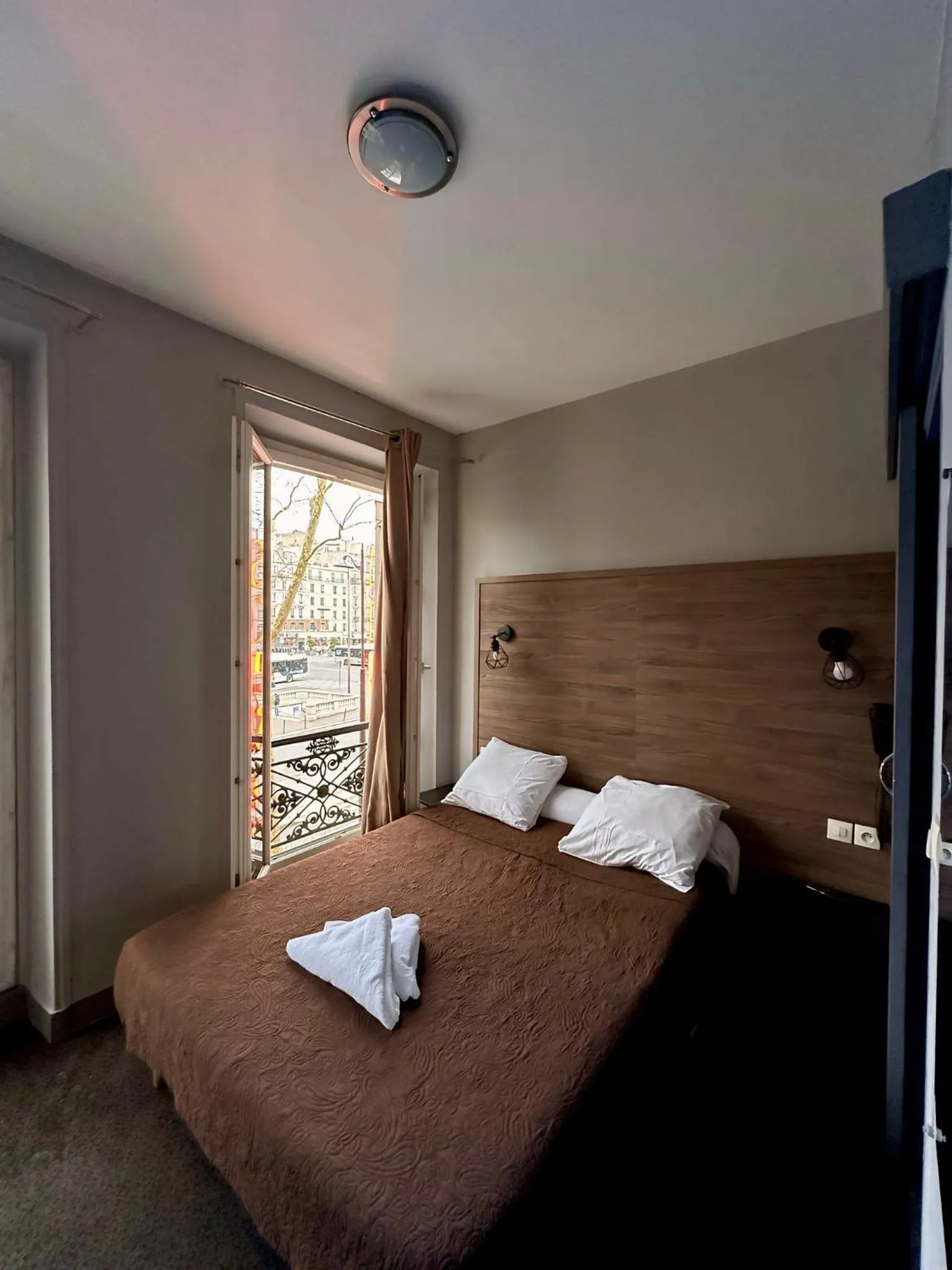 Bedroom, Bed in Grand Hôtel De L'Europe