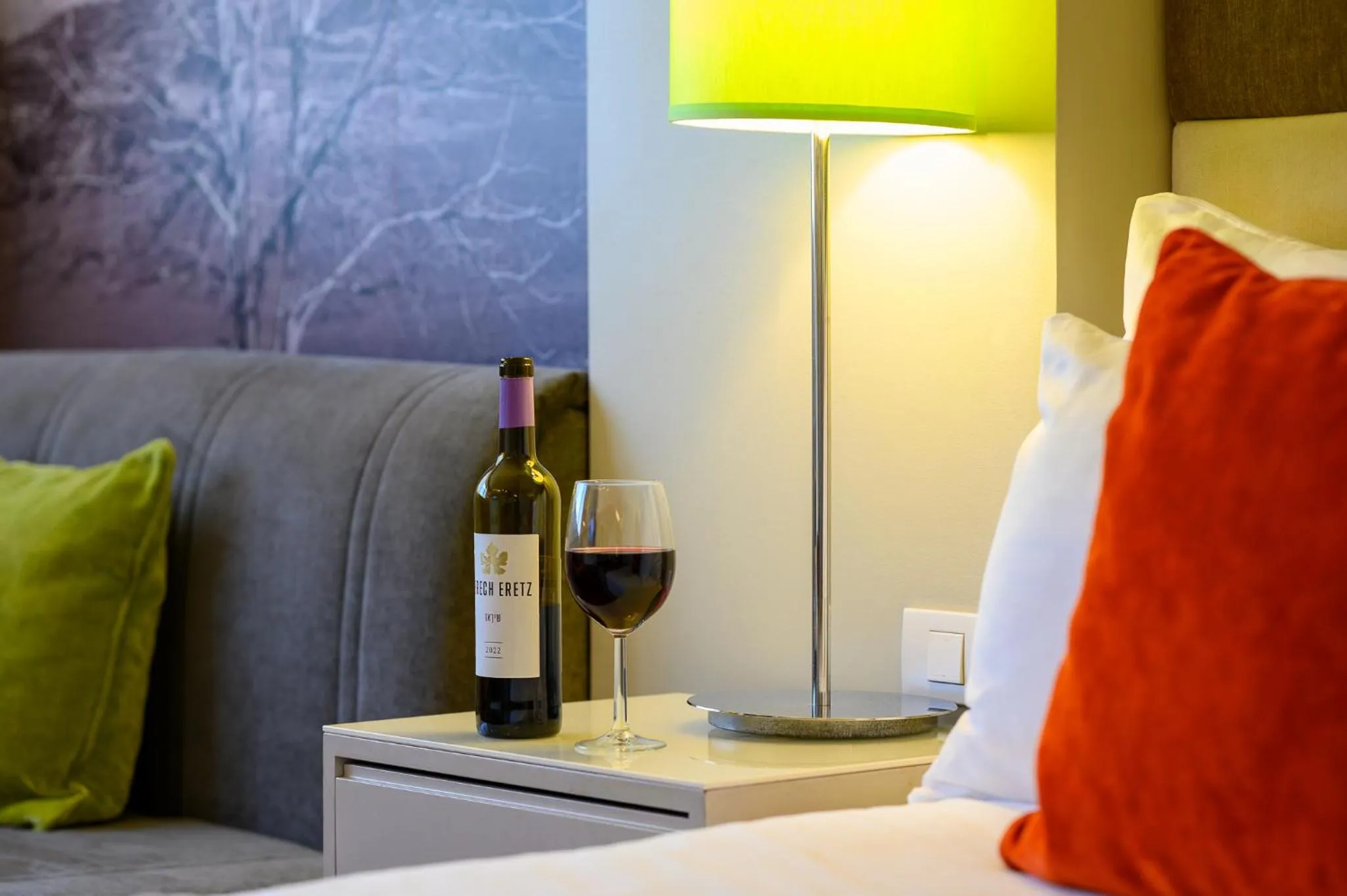 Drinks in Sadot Hotel Ben Gurion Airport - an Atlas Boutique Hotel