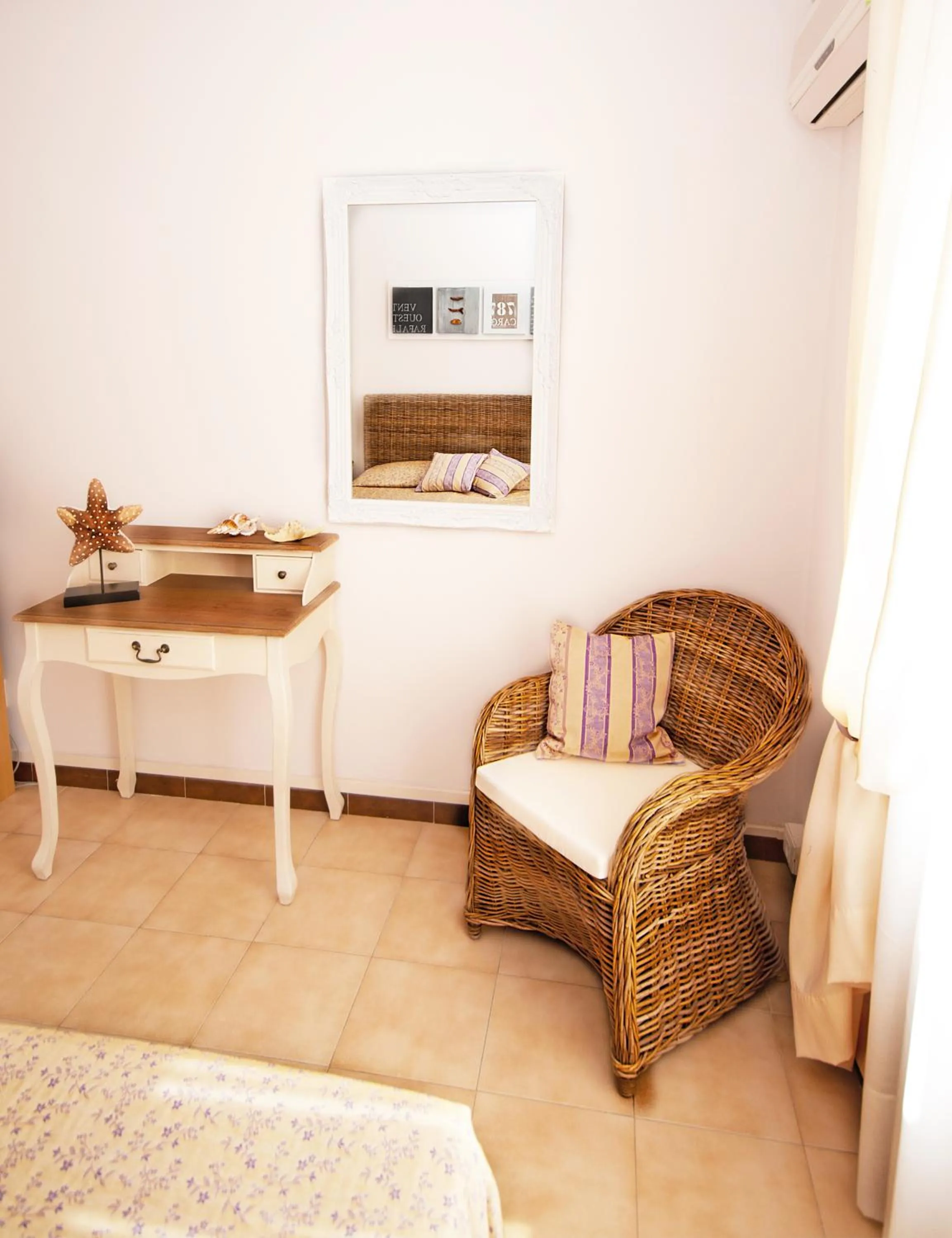 Decorative detail, Bed in Hotel Bel Sit