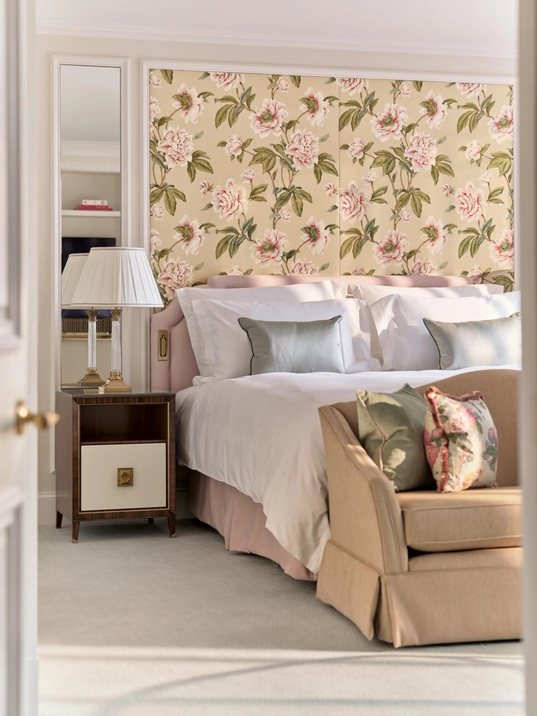 Bed in The Dorchester - Dorchester Collection