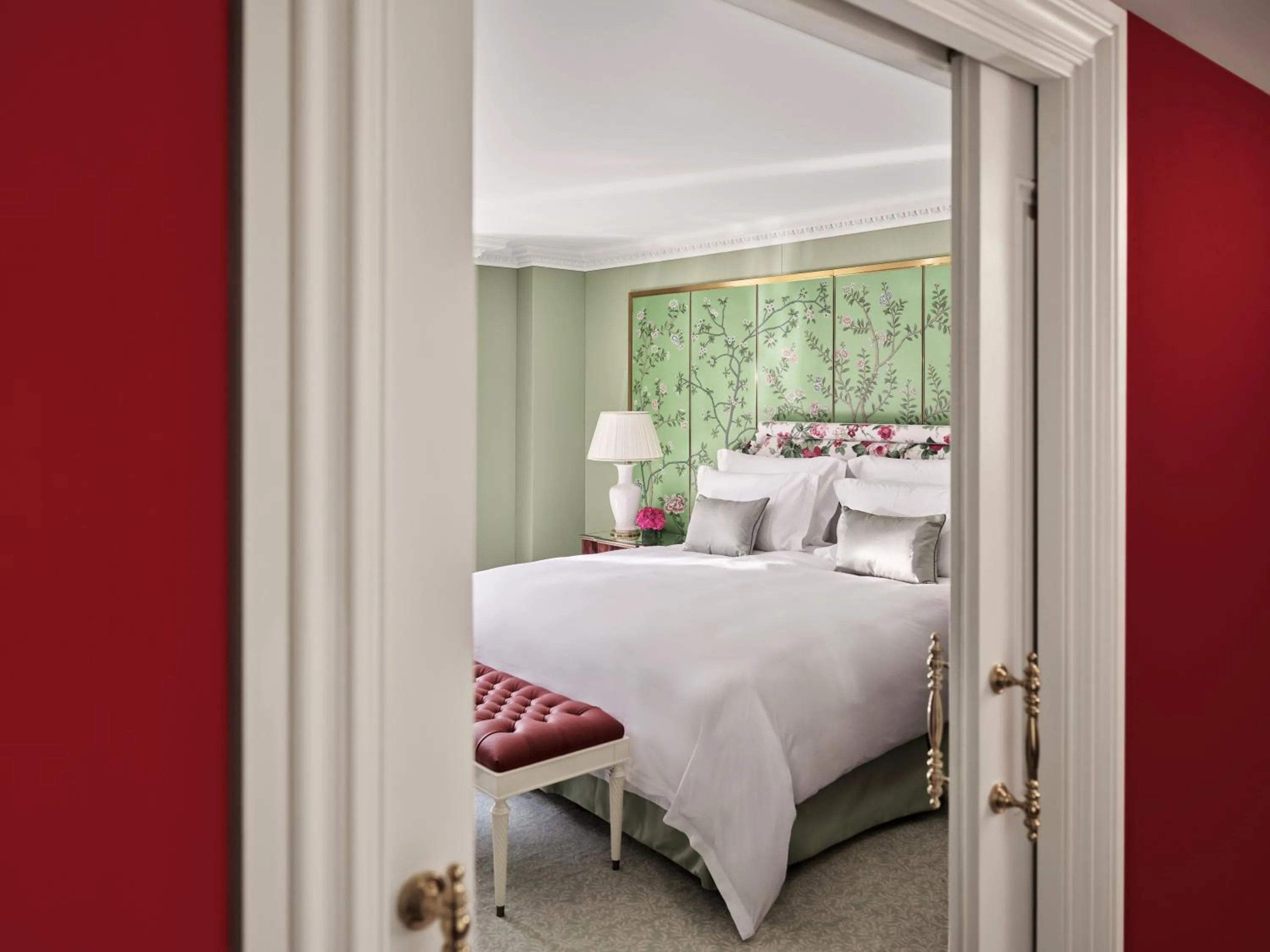 Bedroom, Bed in The Dorchester - Dorchester Collection