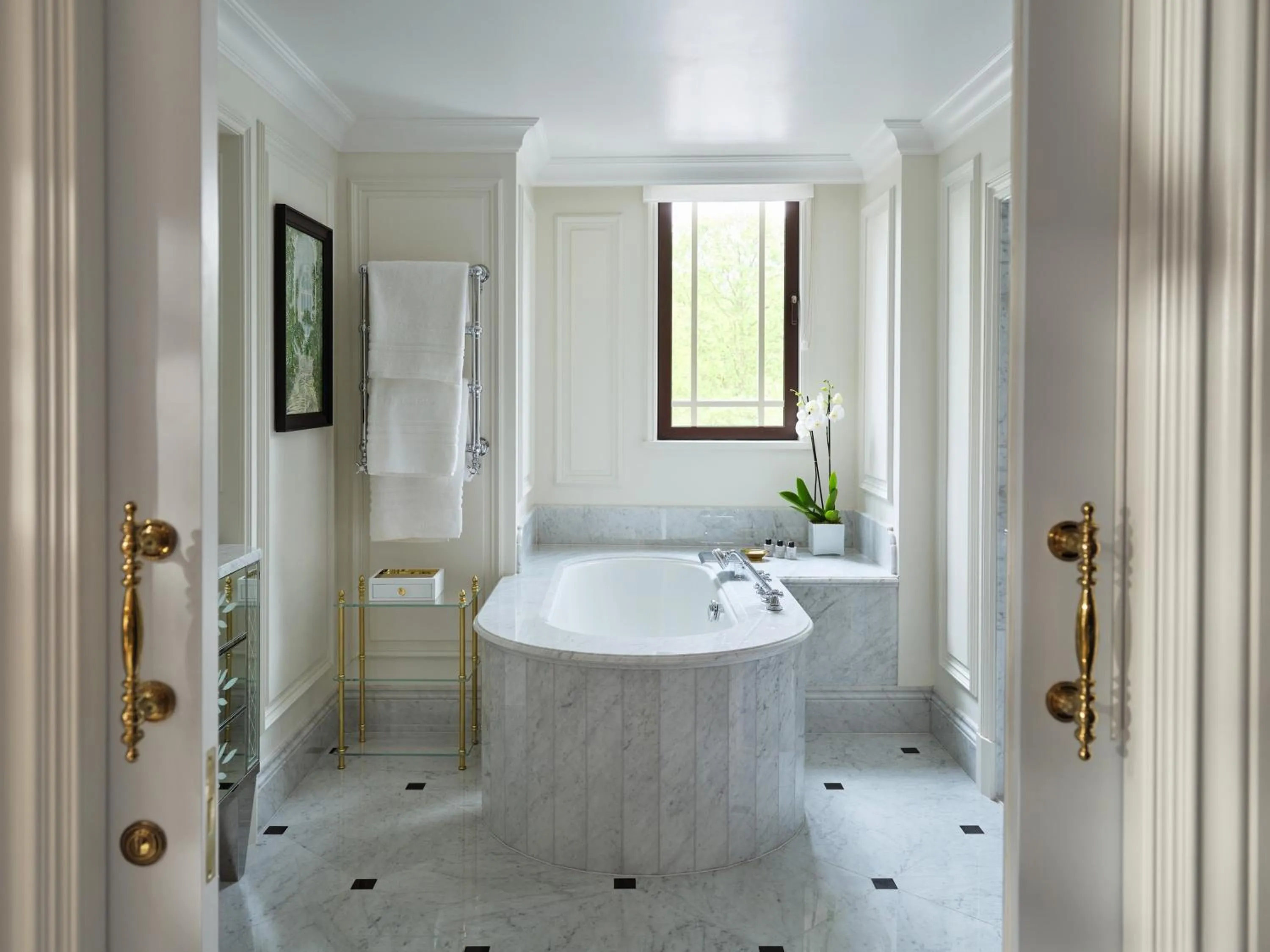 Bathroom in The Dorchester - Dorchester Collection
