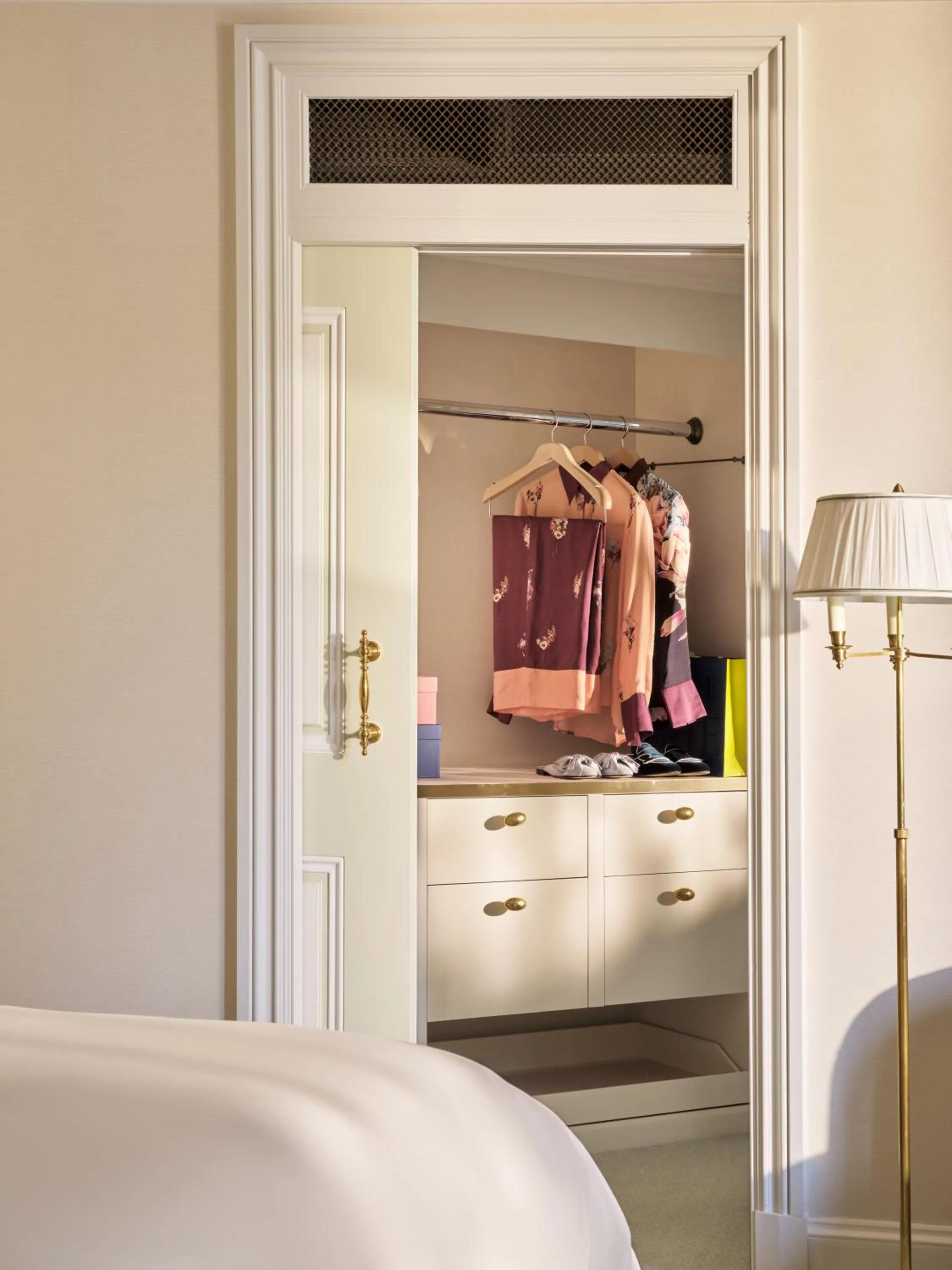 Bedroom, Bed in The Dorchester - Dorchester Collection