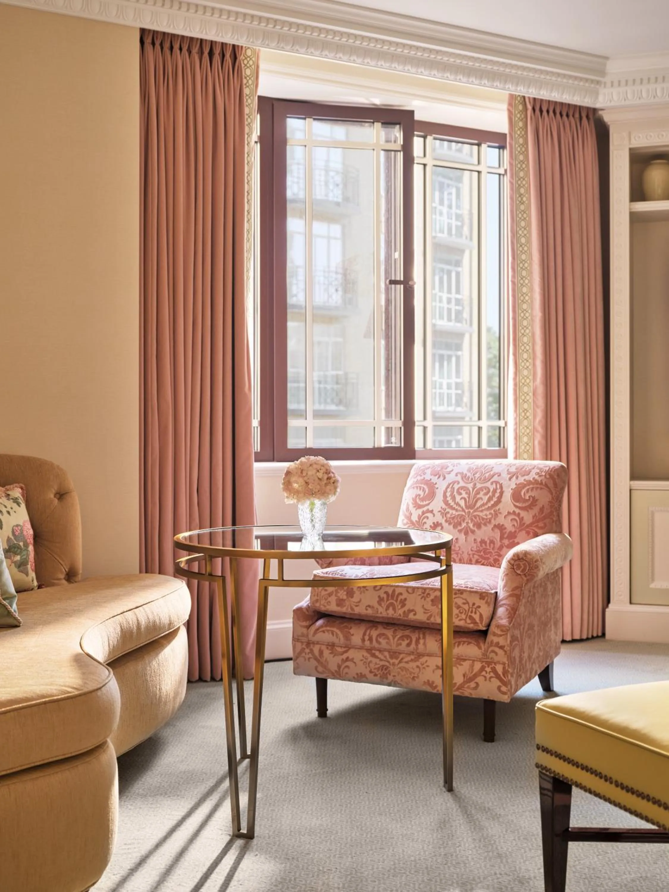 Seating area in The Dorchester - Dorchester Collection