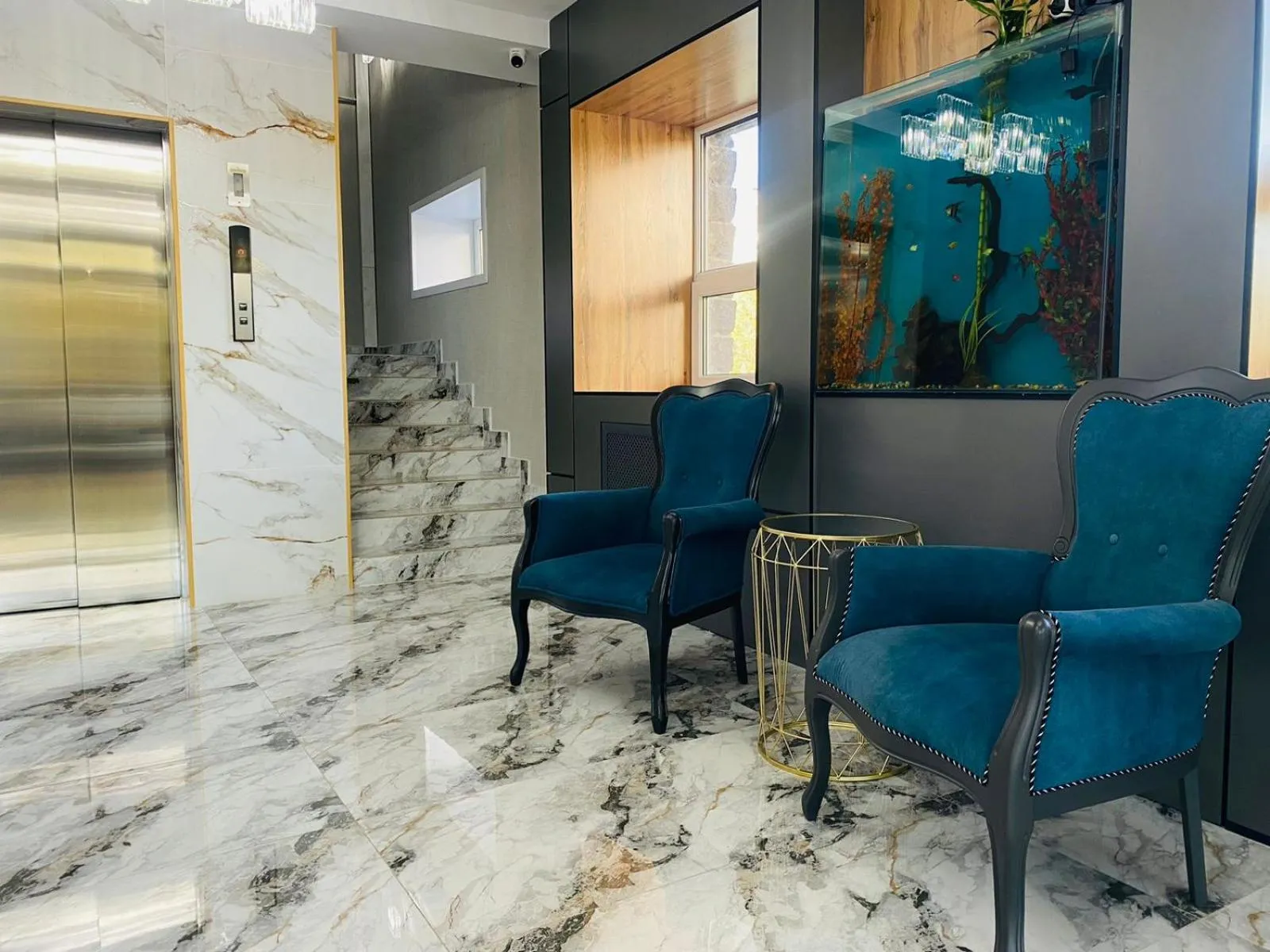 Seating area in "Rush Hotel"