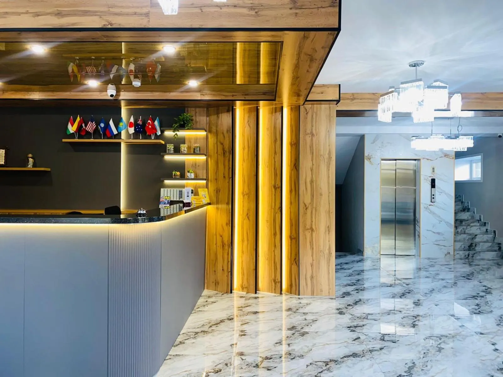 elevator in "Rush Hotel"