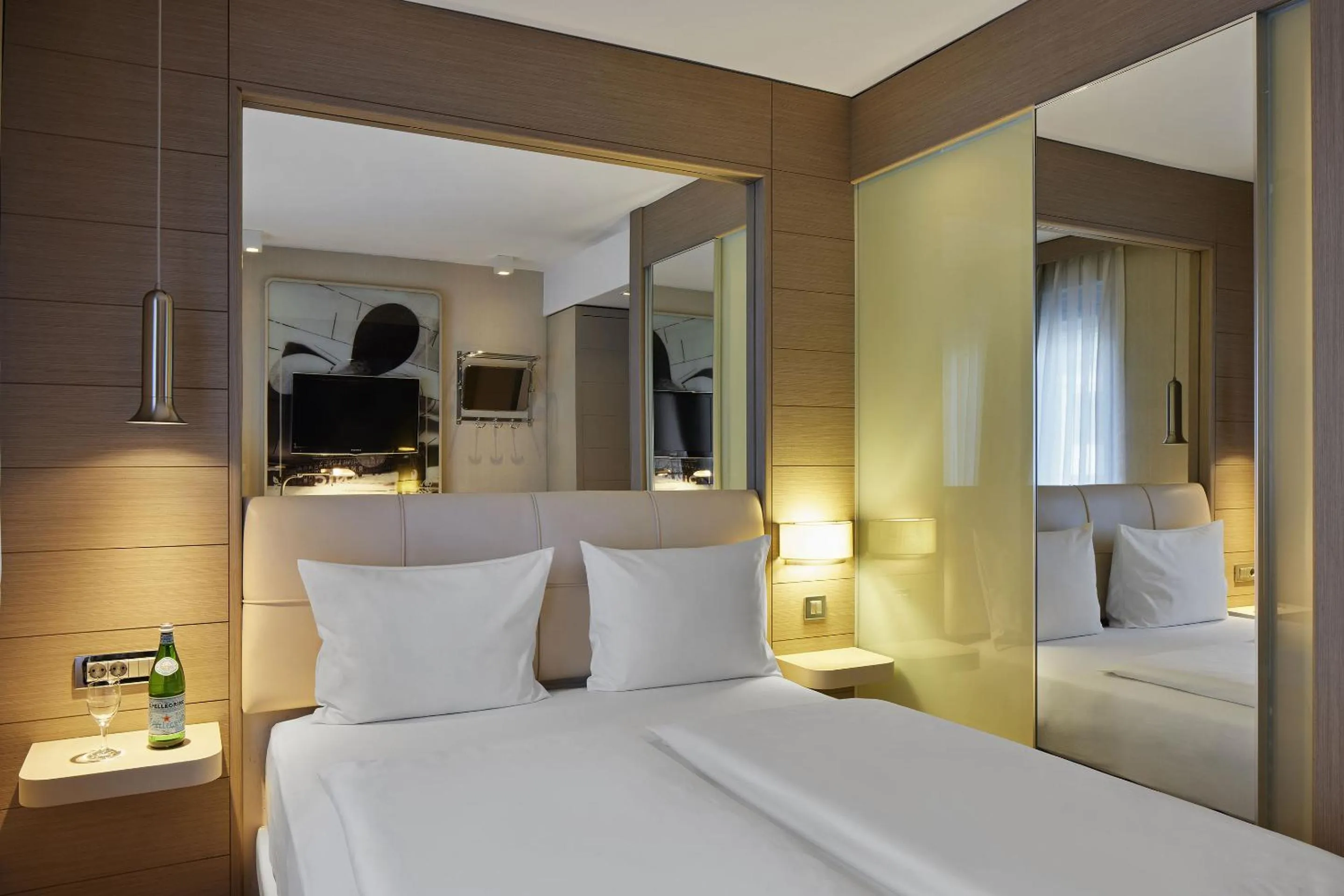 Bed in TITANIC Comfort Mitte