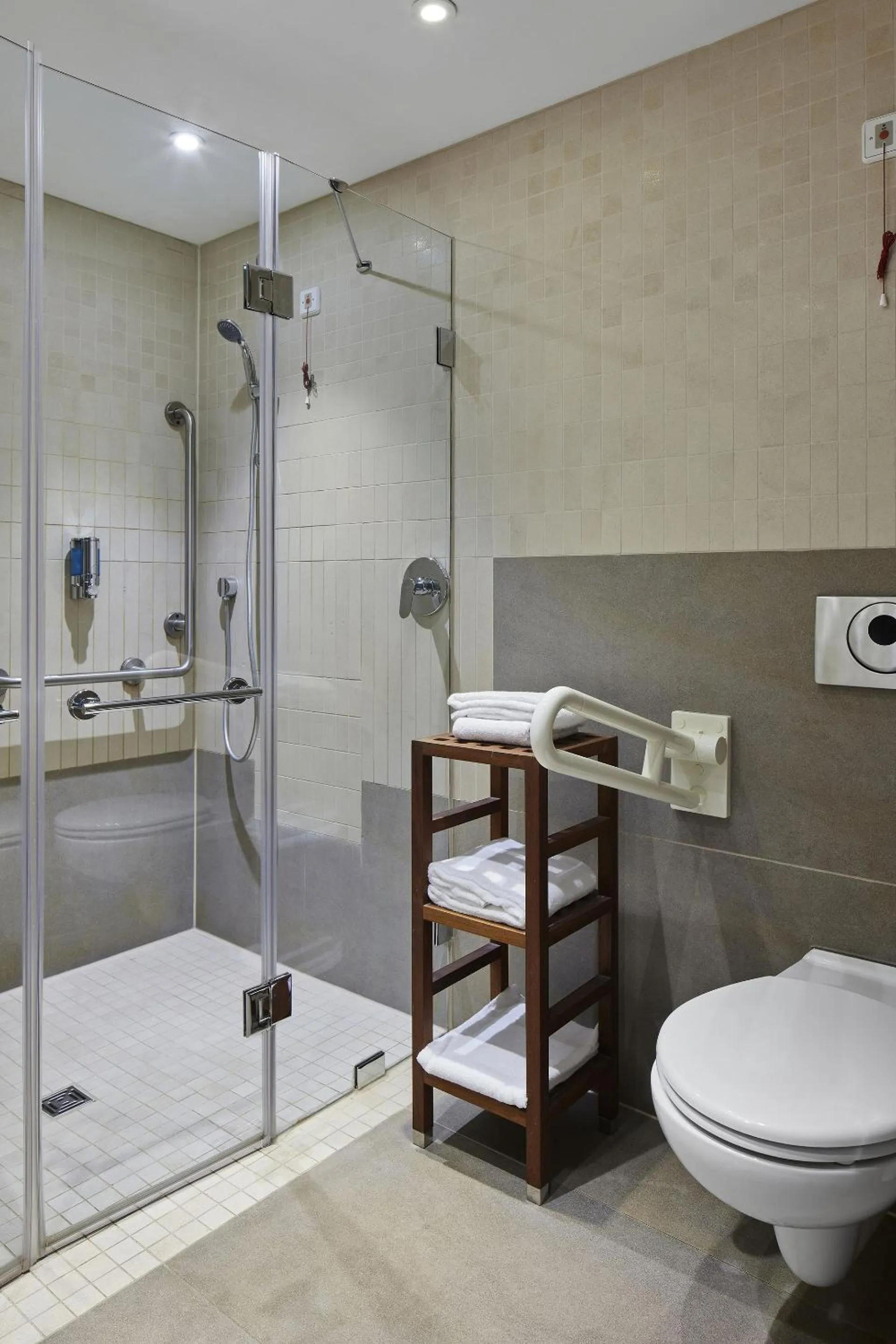 Bathroom in TITANIC Comfort Mitte