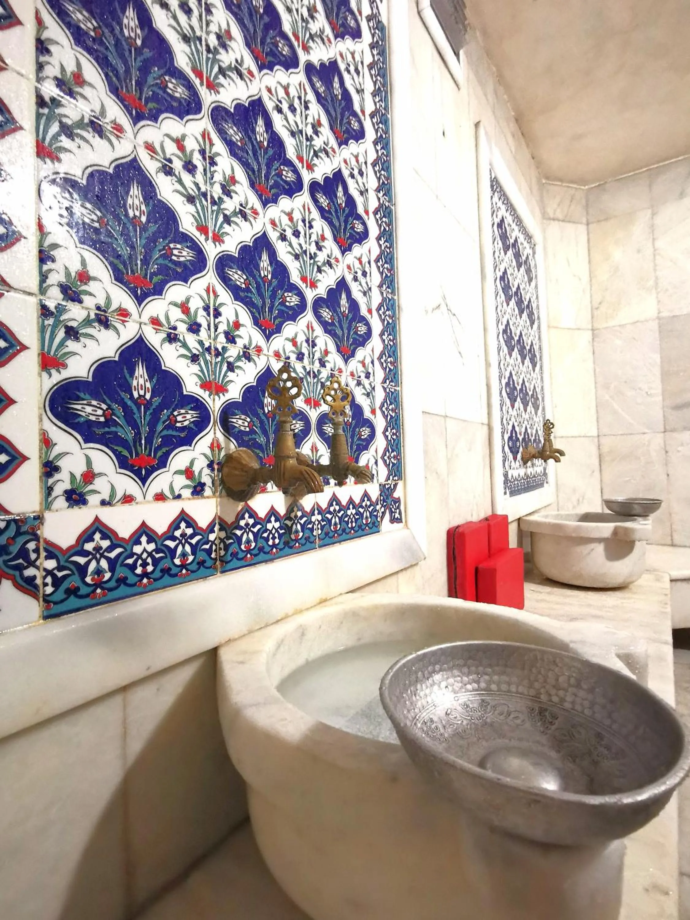 Steam room in Intermar Hotel