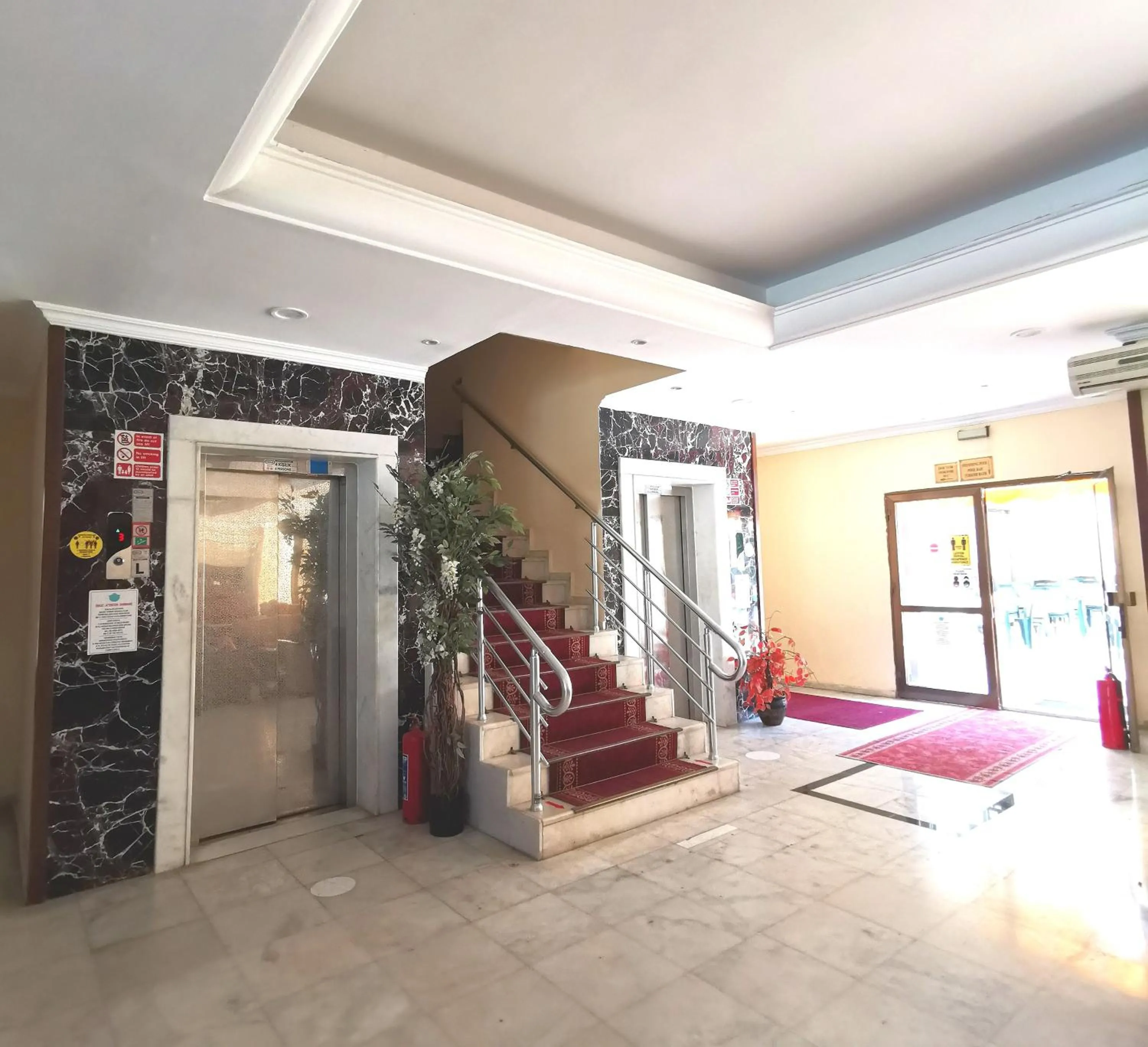 elevator in Intermar Hotel