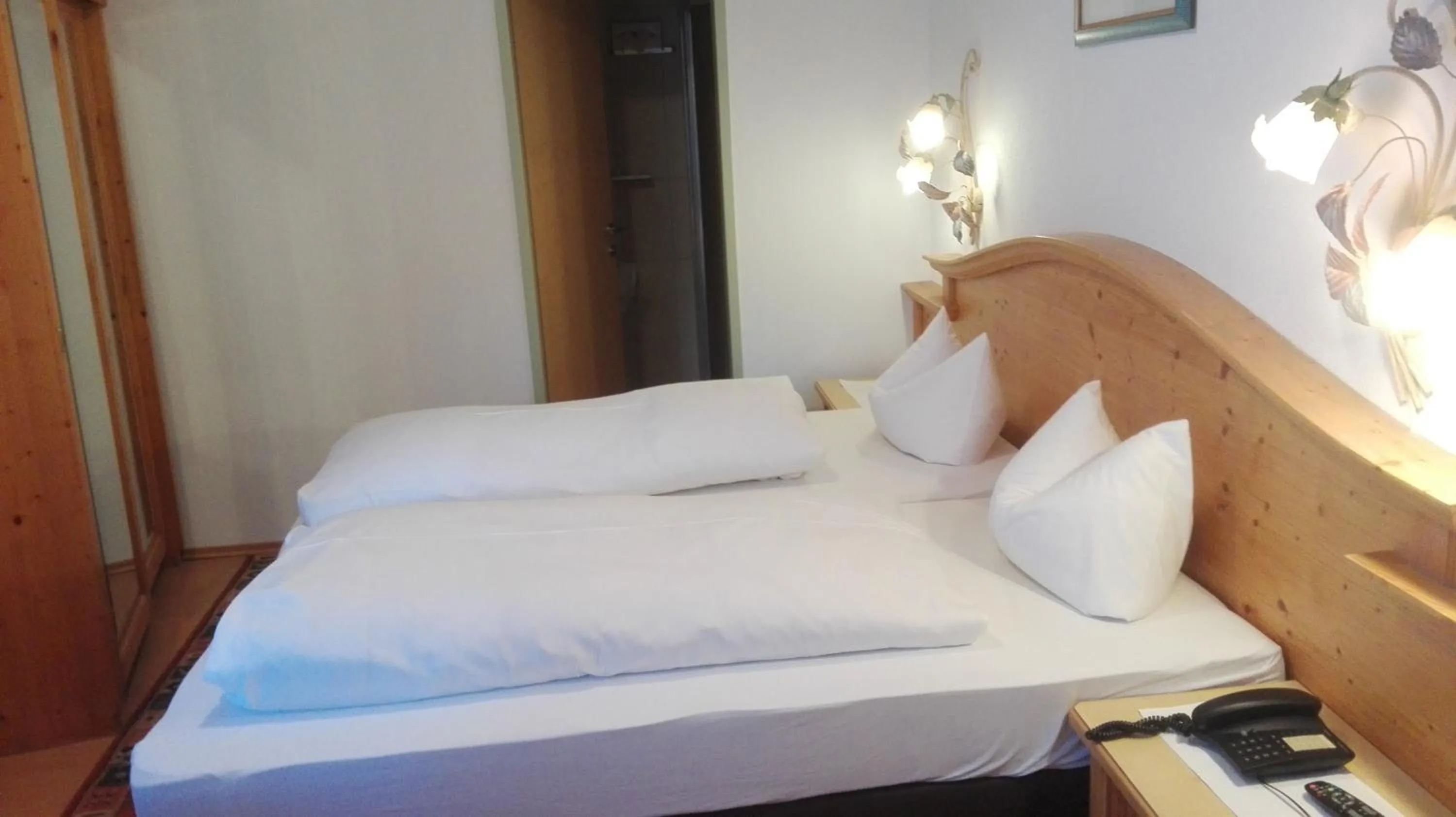 Photo of the whole room, Bed in Gasthof Zellerstuben