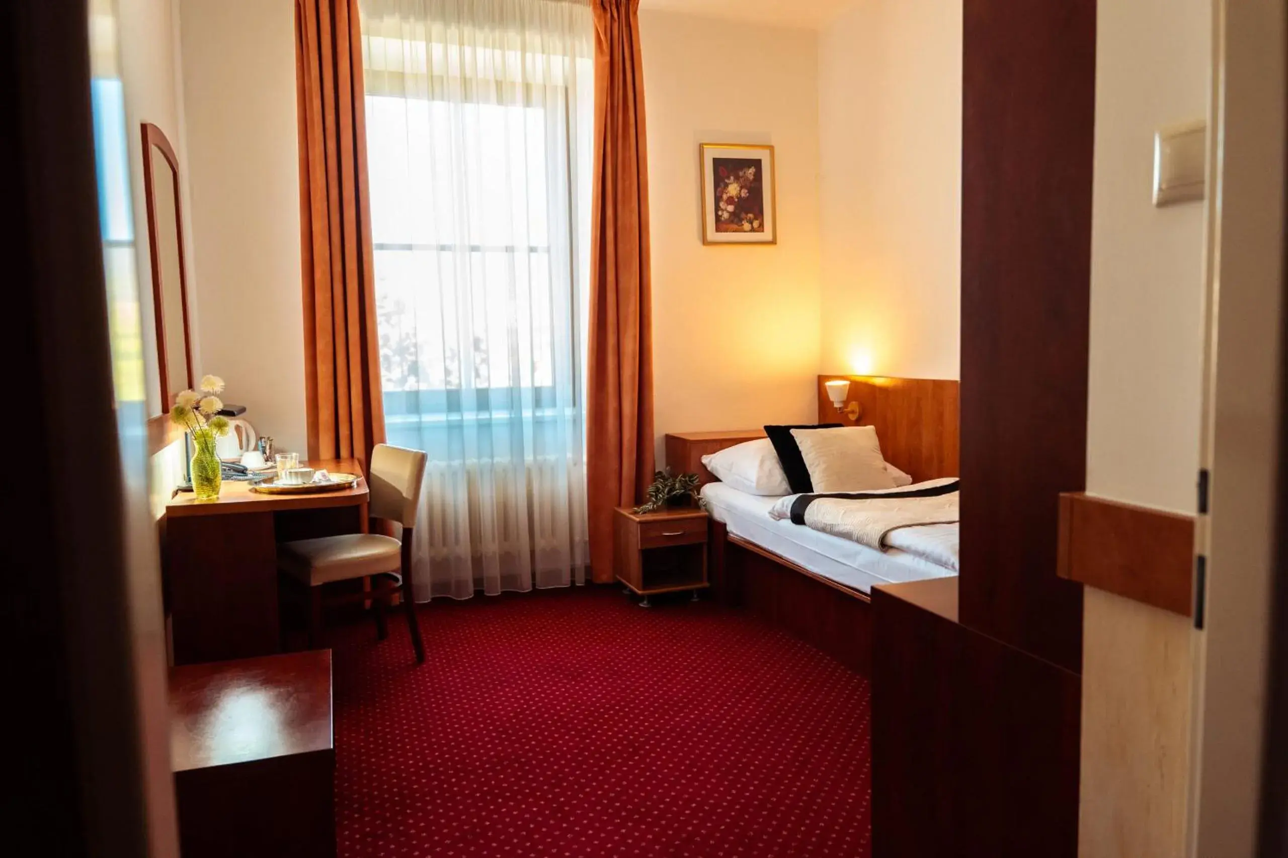 Single Room with Balcony in Hotel Grand Single Room with Balcony in Hotel Grand