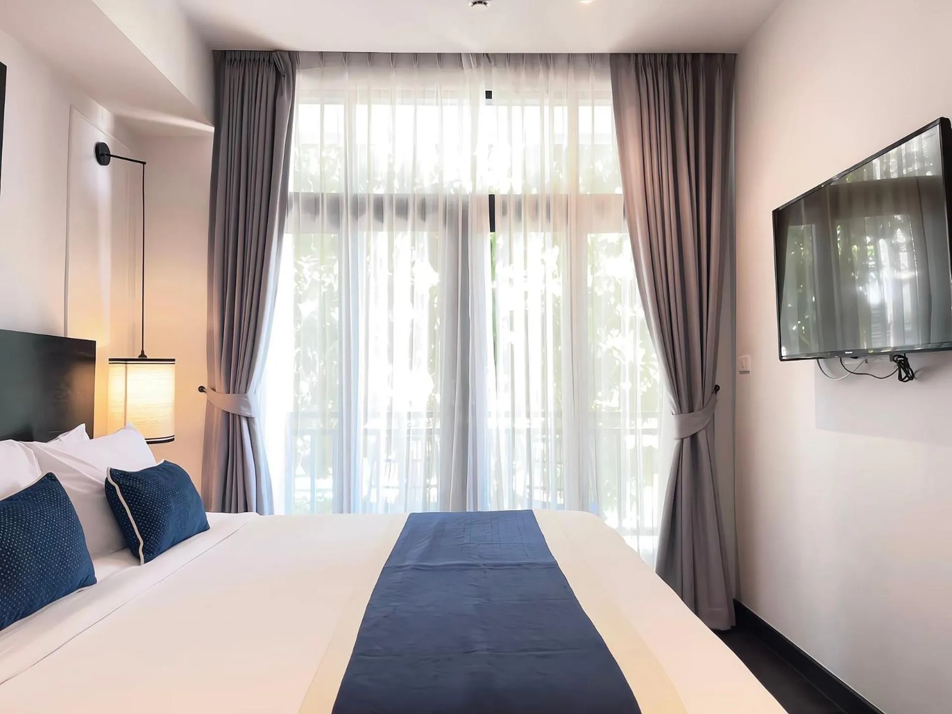 Bedroom, Bed in Cheeva Dee Hotel