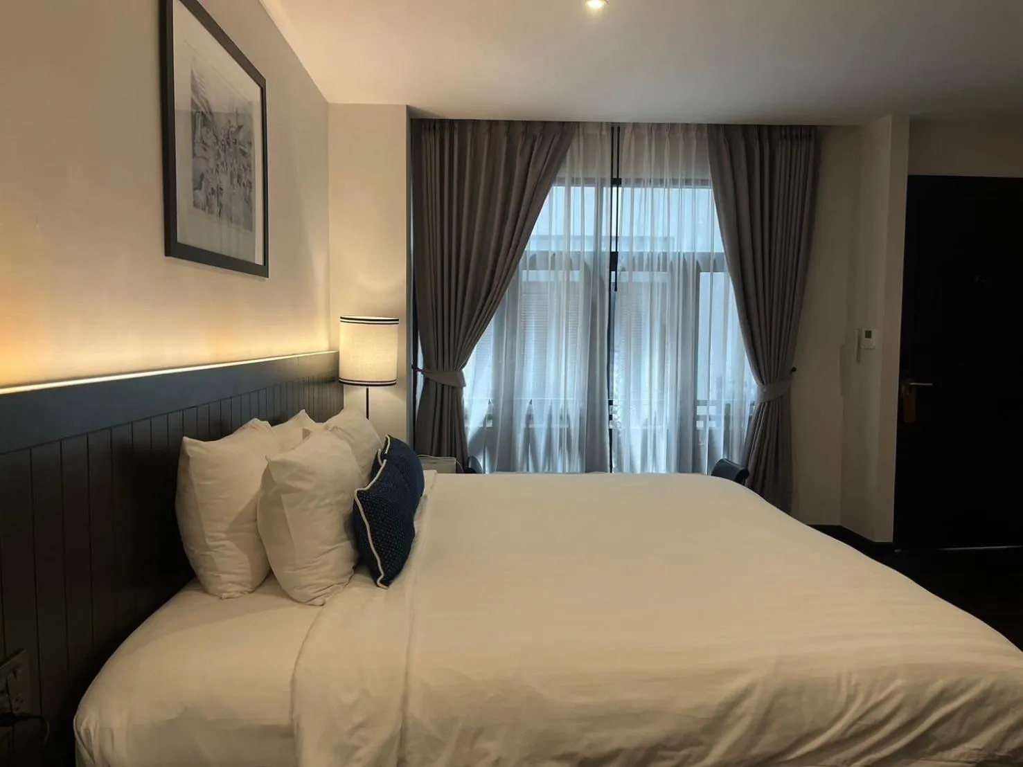 Bed in Cheeva Dee Hotel