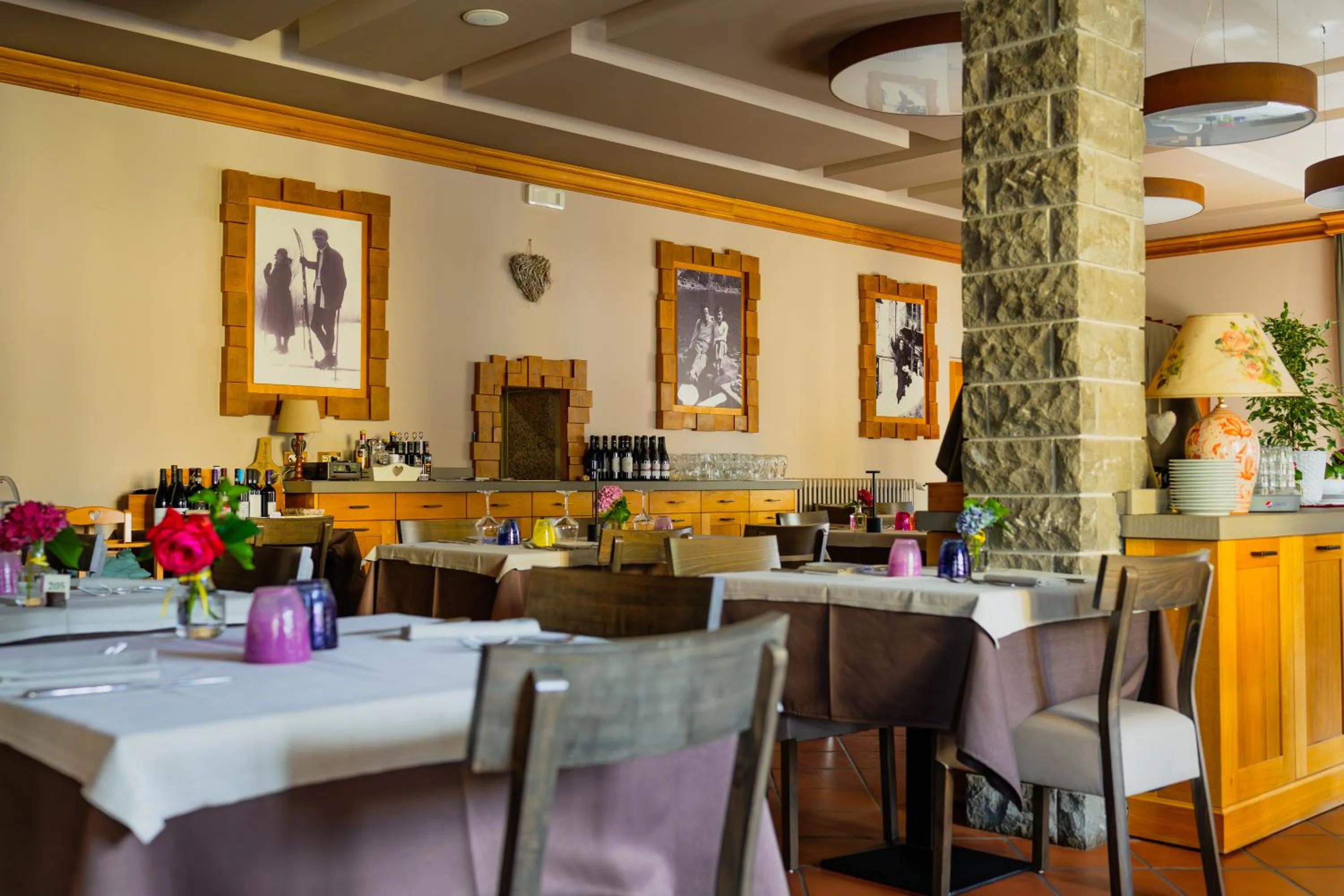 Restaurant/places to eat in Hotel Bristol