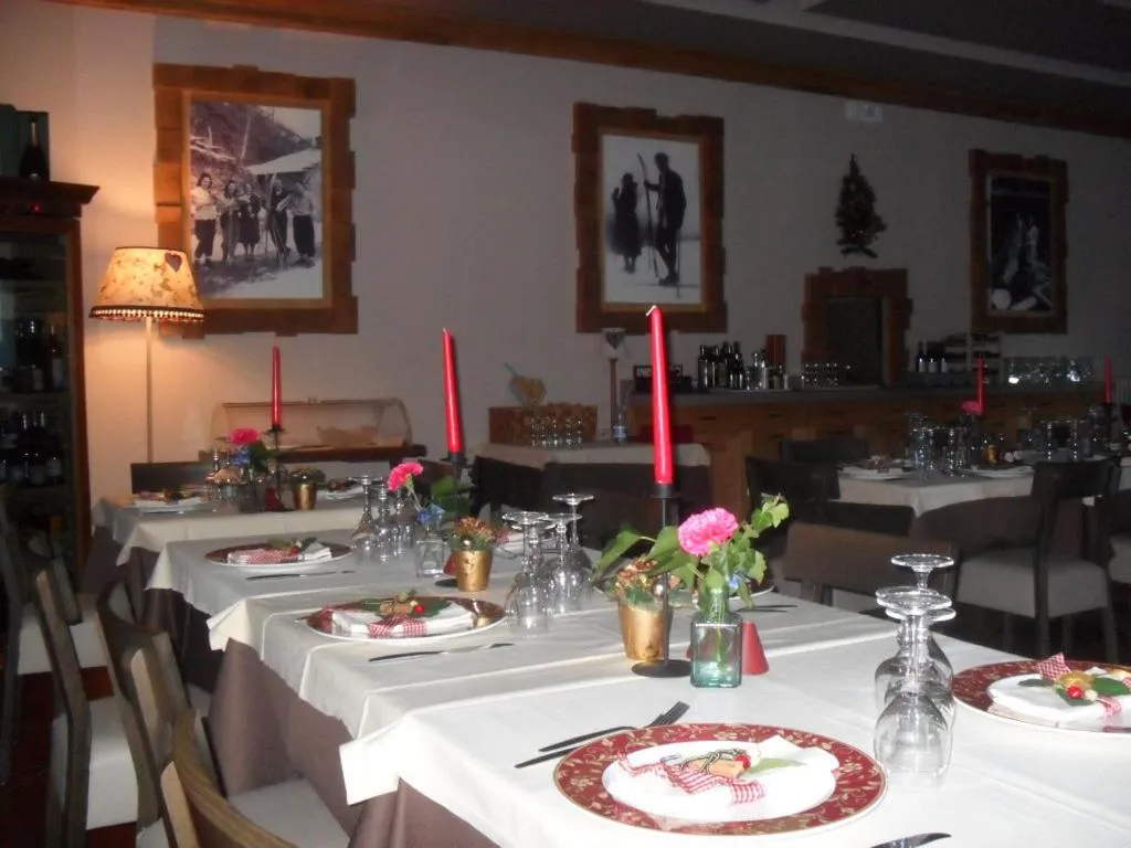 Restaurant/places to eat in Hotel Bristol