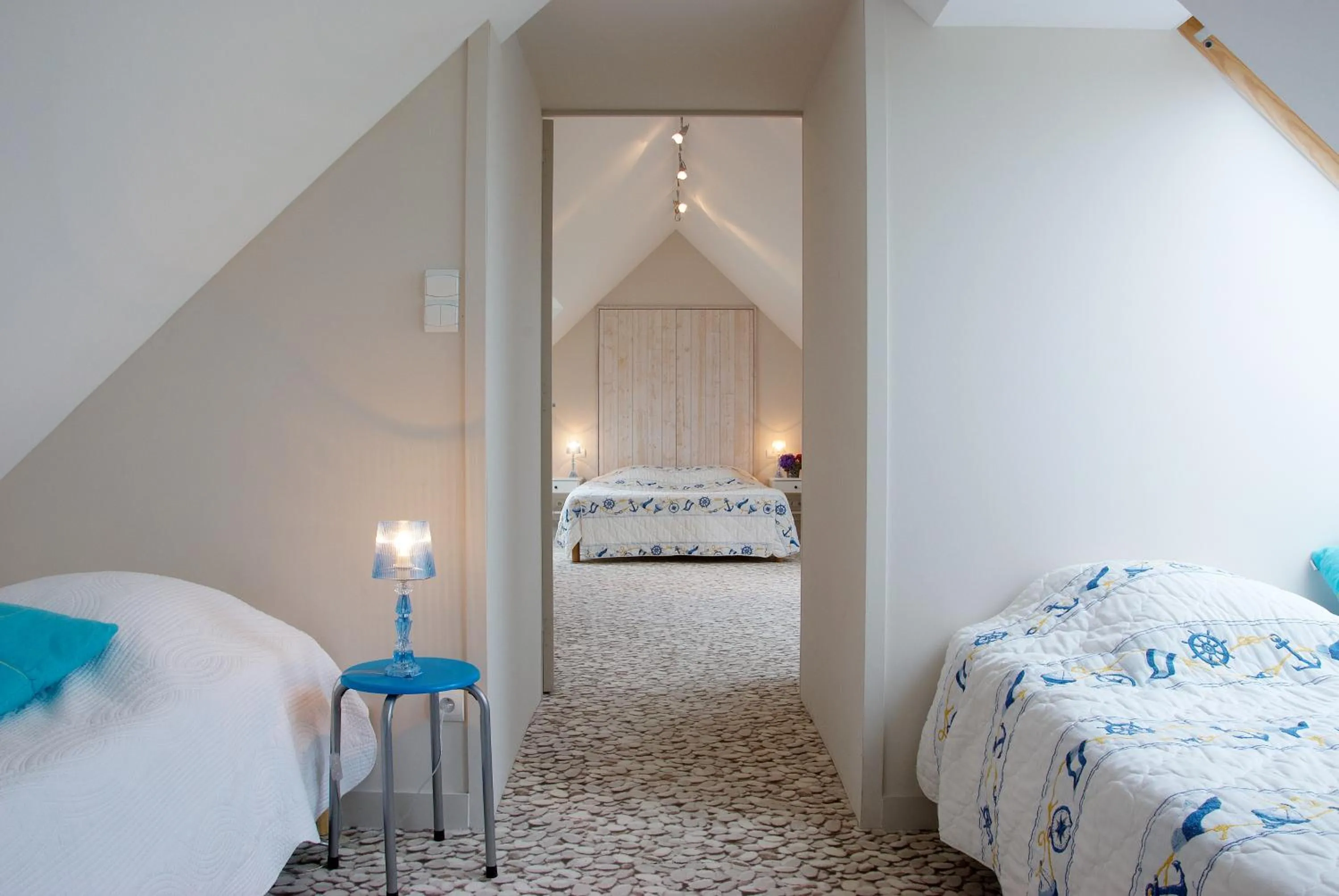 Photo of the whole room, Bed in Logis Hôtel Vent d'Iroise