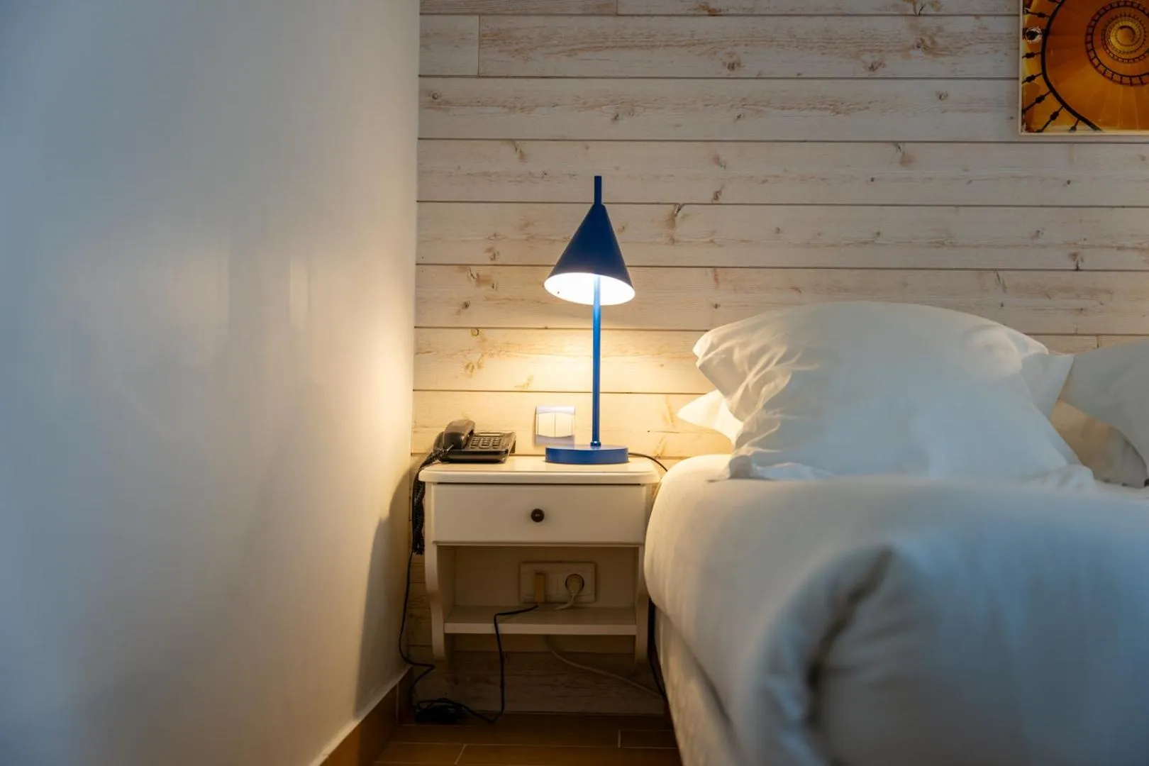 Bedroom, Bed in Logis Hôtel Vent d'Iroise