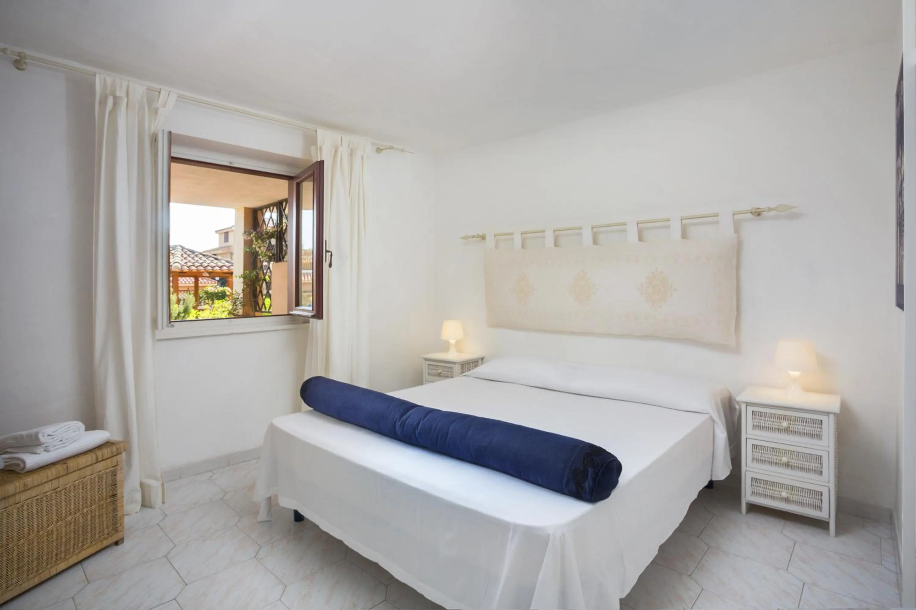 Bed in Residence Bougainvillae