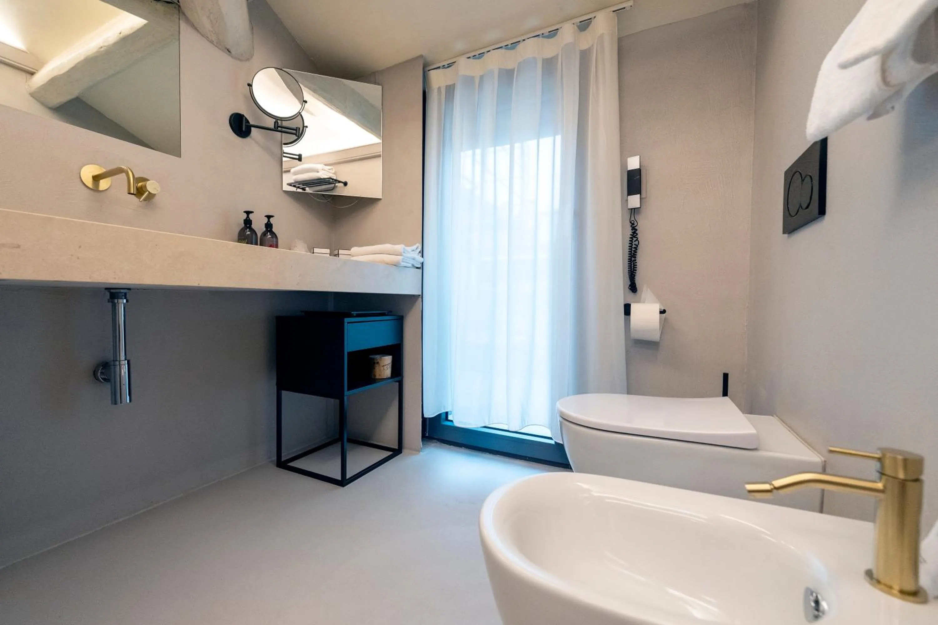 Bathroom in The Glam Boutique Hotel & Apt