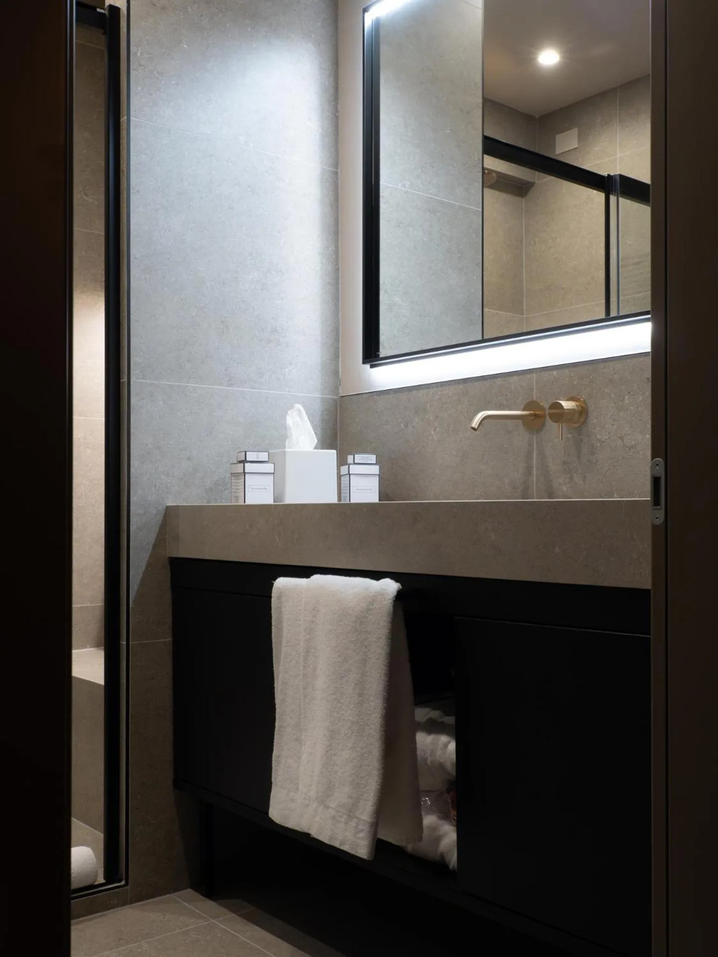 Bathroom in The Glam Boutique Hotel & Apt