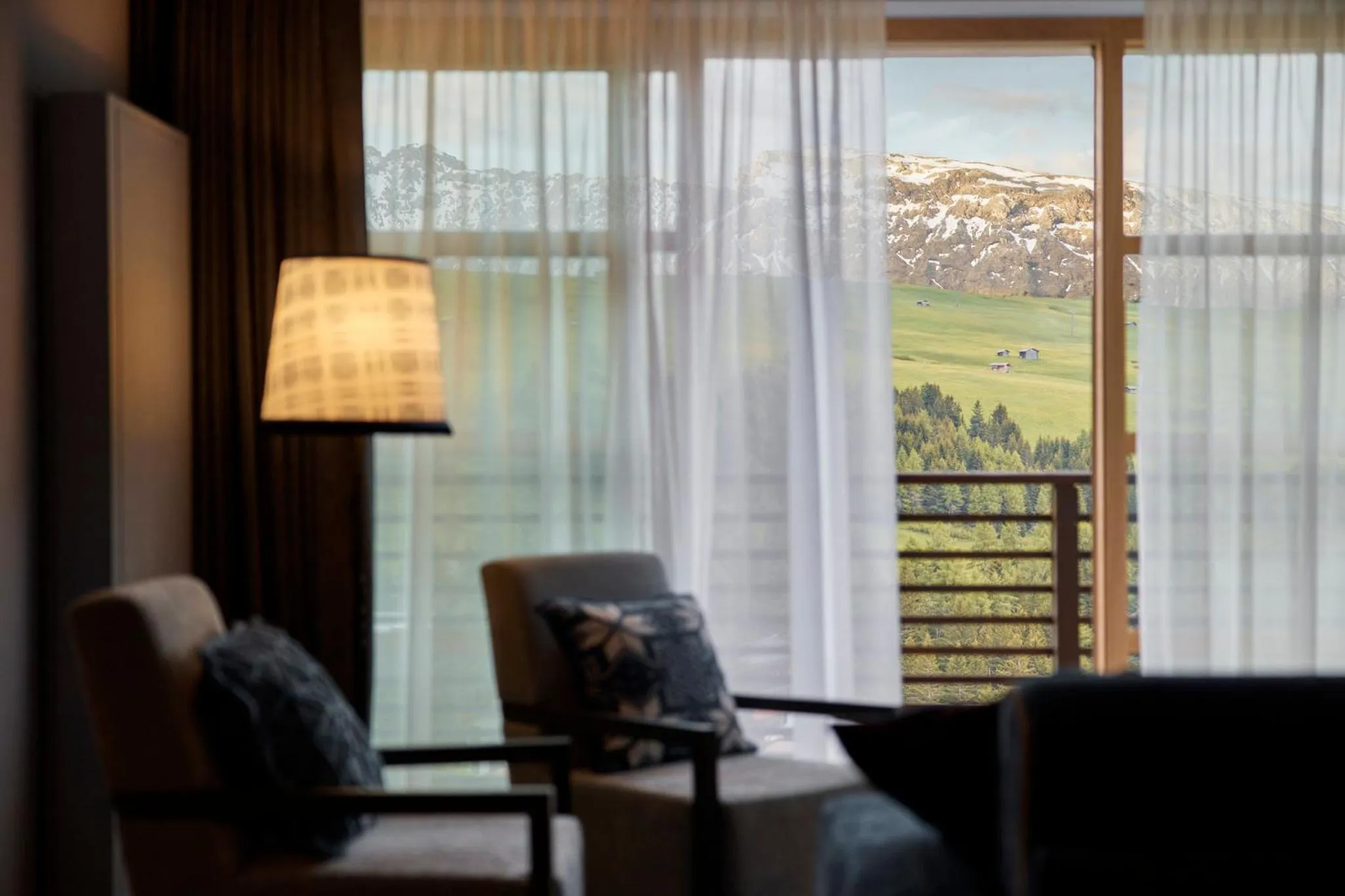 Photo of the whole room in COMO Alpina Dolomites