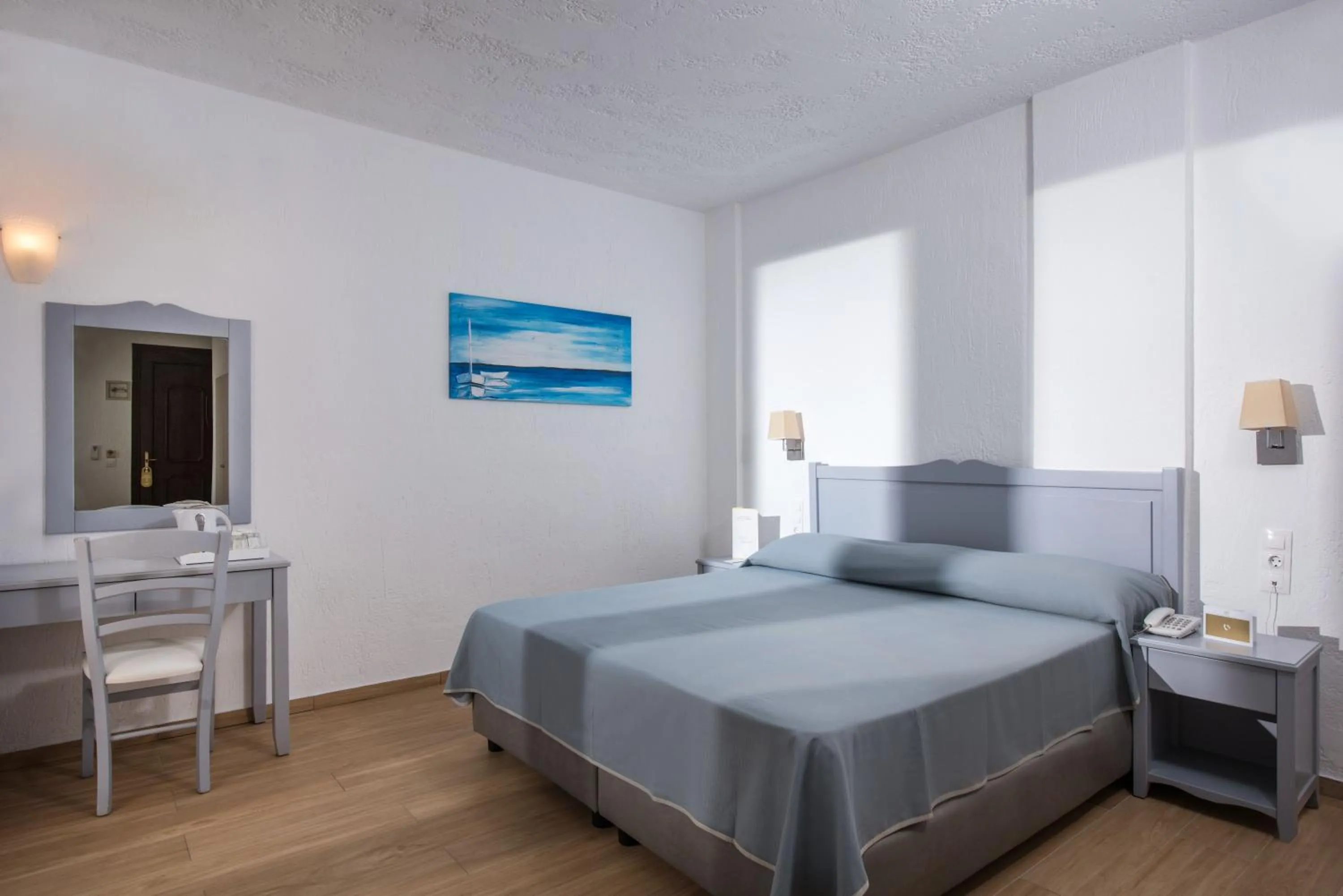 Bed in Hersonissos Village Hotel & Bungalows